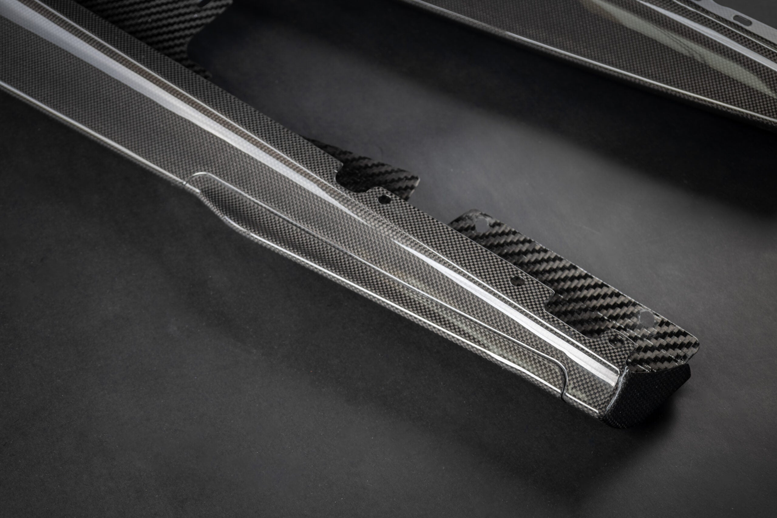 Ferrari Roma - Carbon Fiber Side Skirts (Small Fin)
