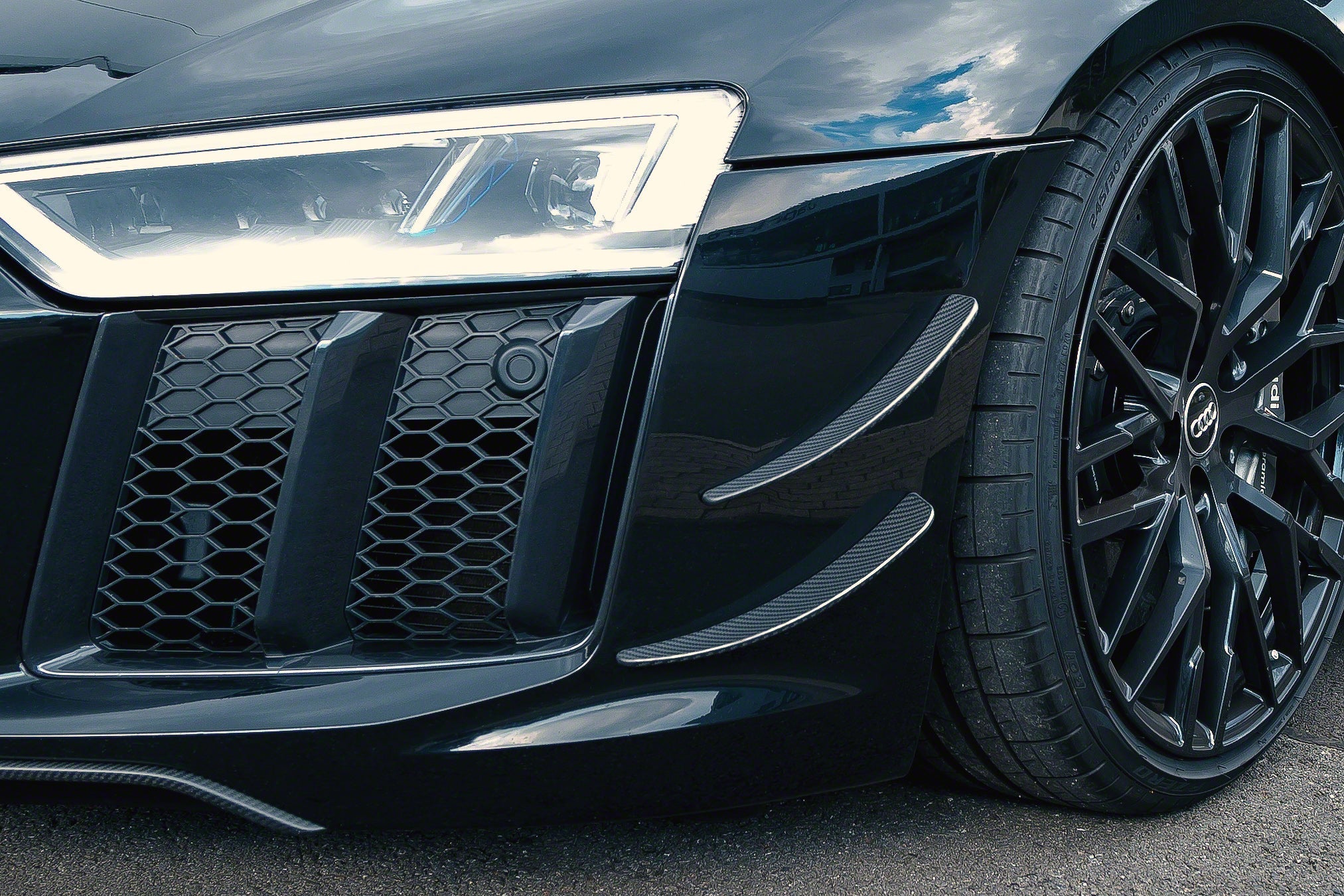 Audi R8 (Gen2) - Carbon Fiber Front Spoiler + Front Fins (Set)