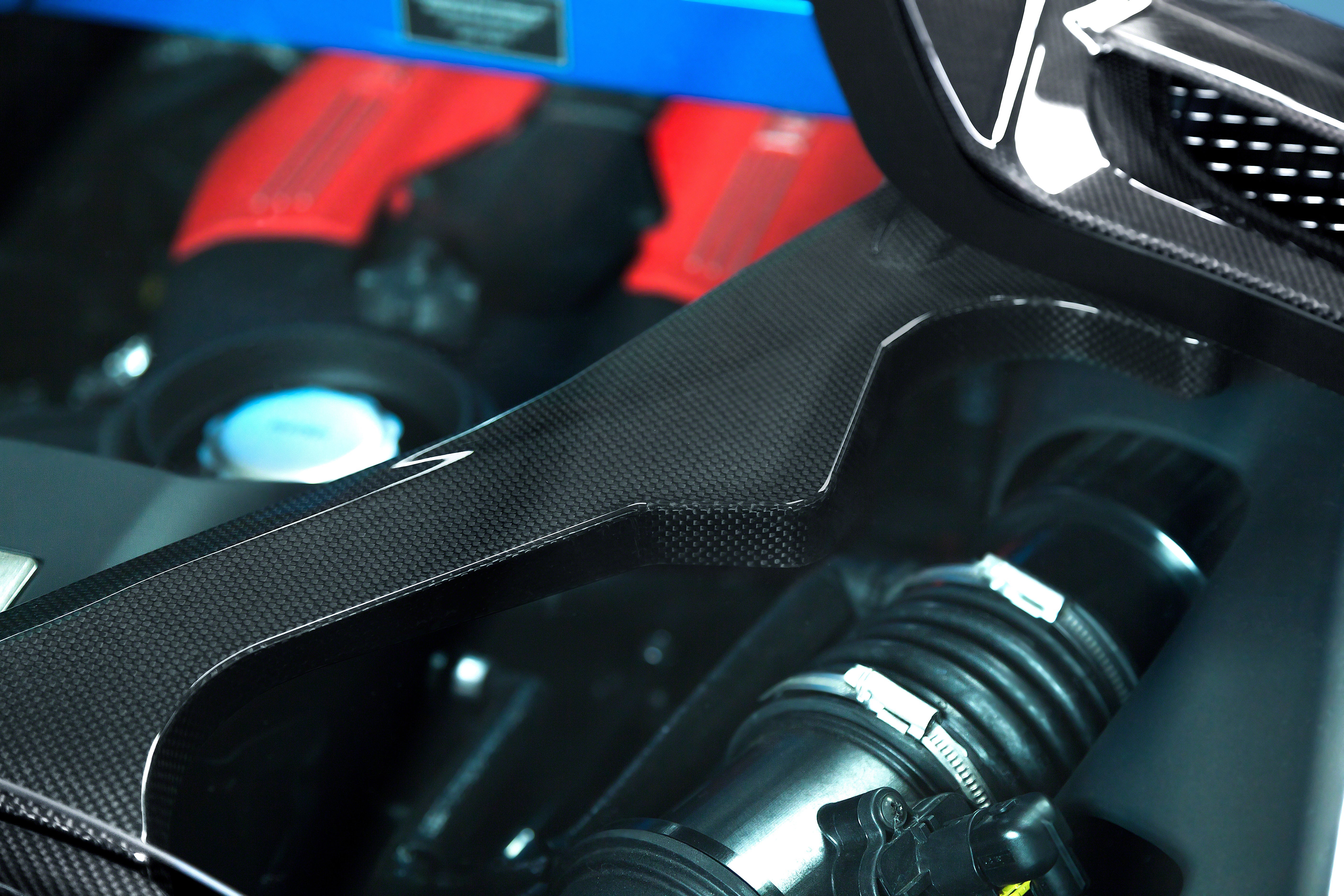 Ferrari 488 GTS/Pista - Carbon Fiber + Glass Bonnet