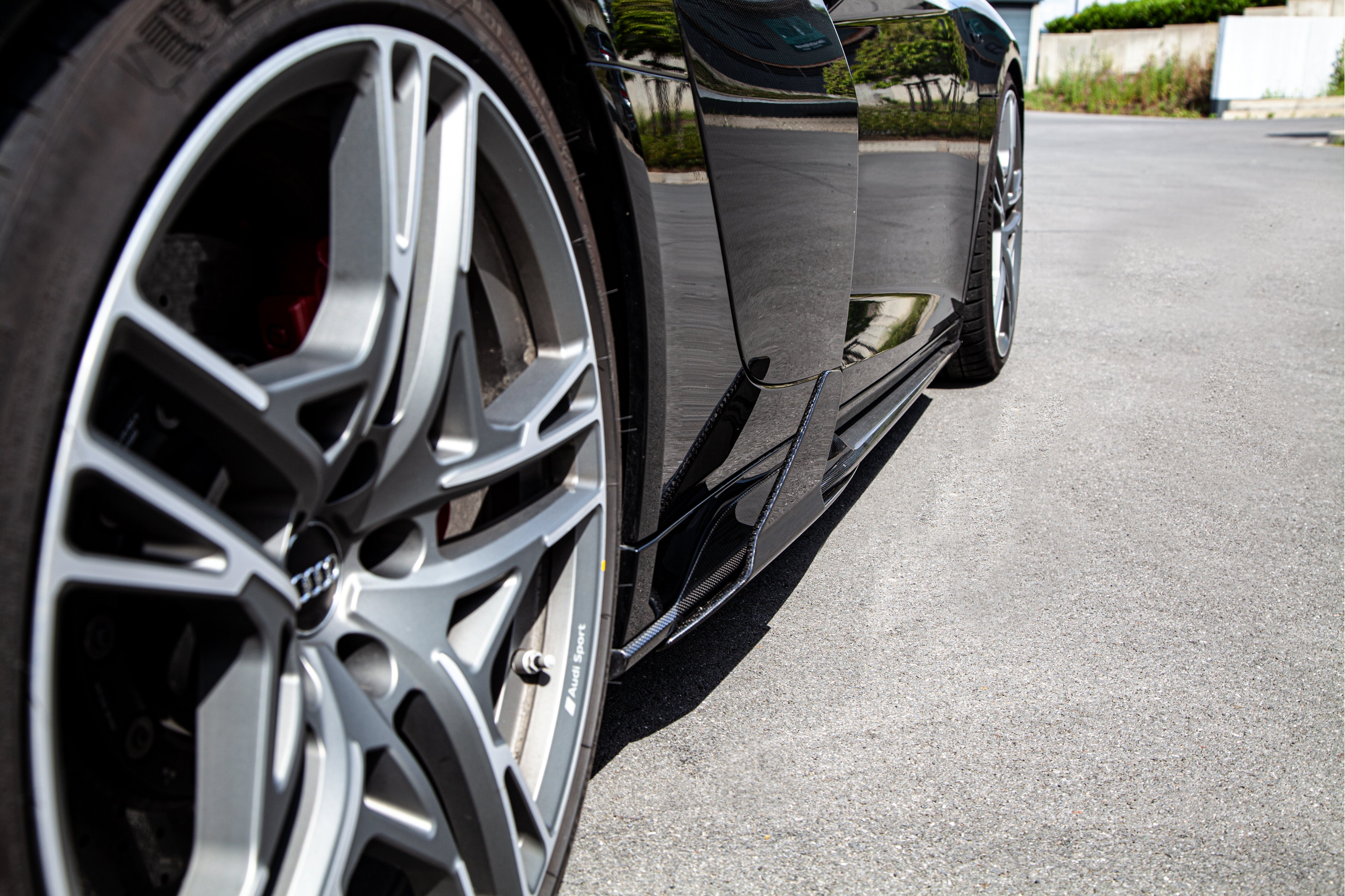 Audi R8 (Gen2) Facelift - Carbon Fiber Side Fins