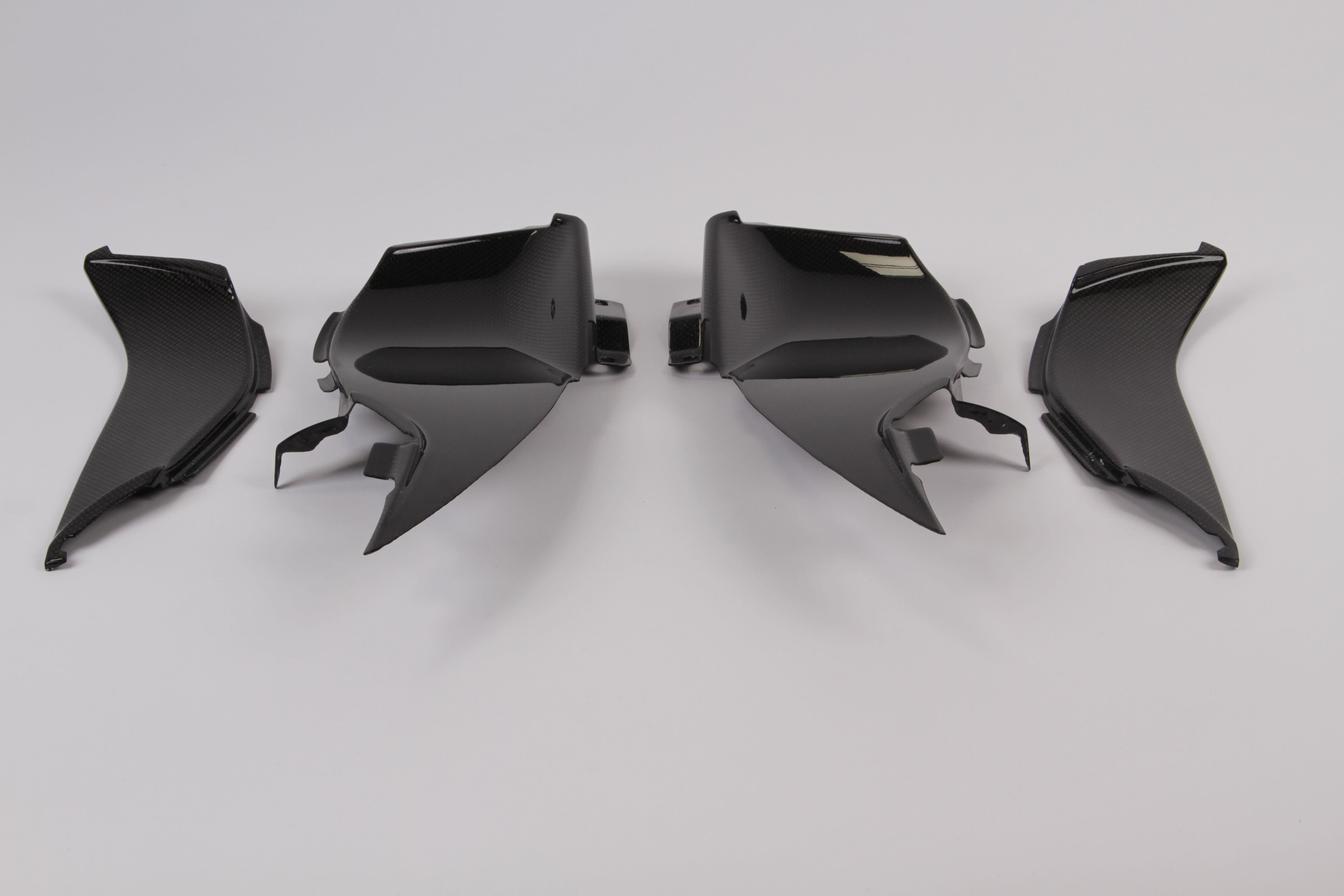 Ferrari F8 - Carbon Fiber Headlight Air Vents
