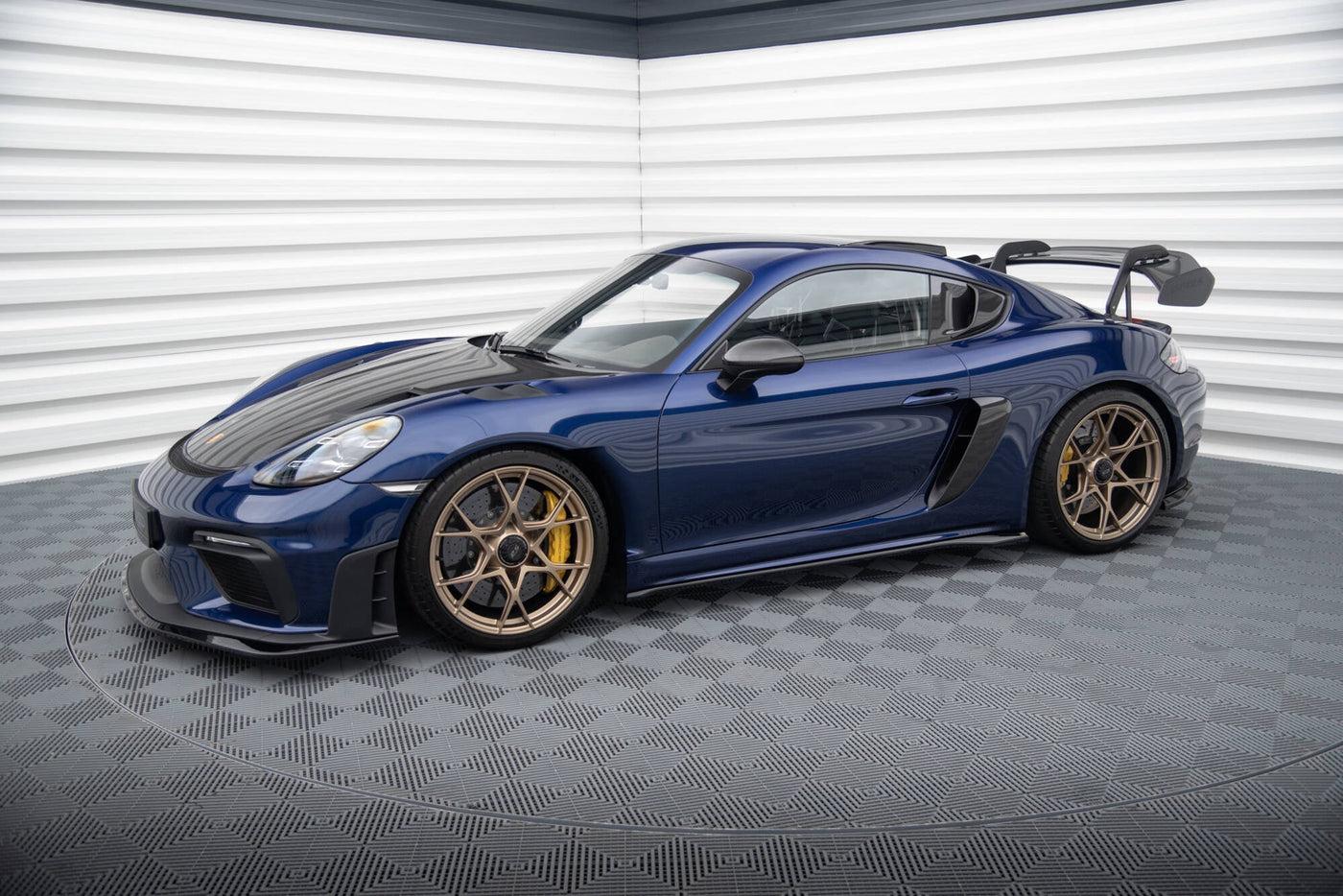 Porsche 718 Cayman GT4 RS Side Skirt Diffusers — vehicle view