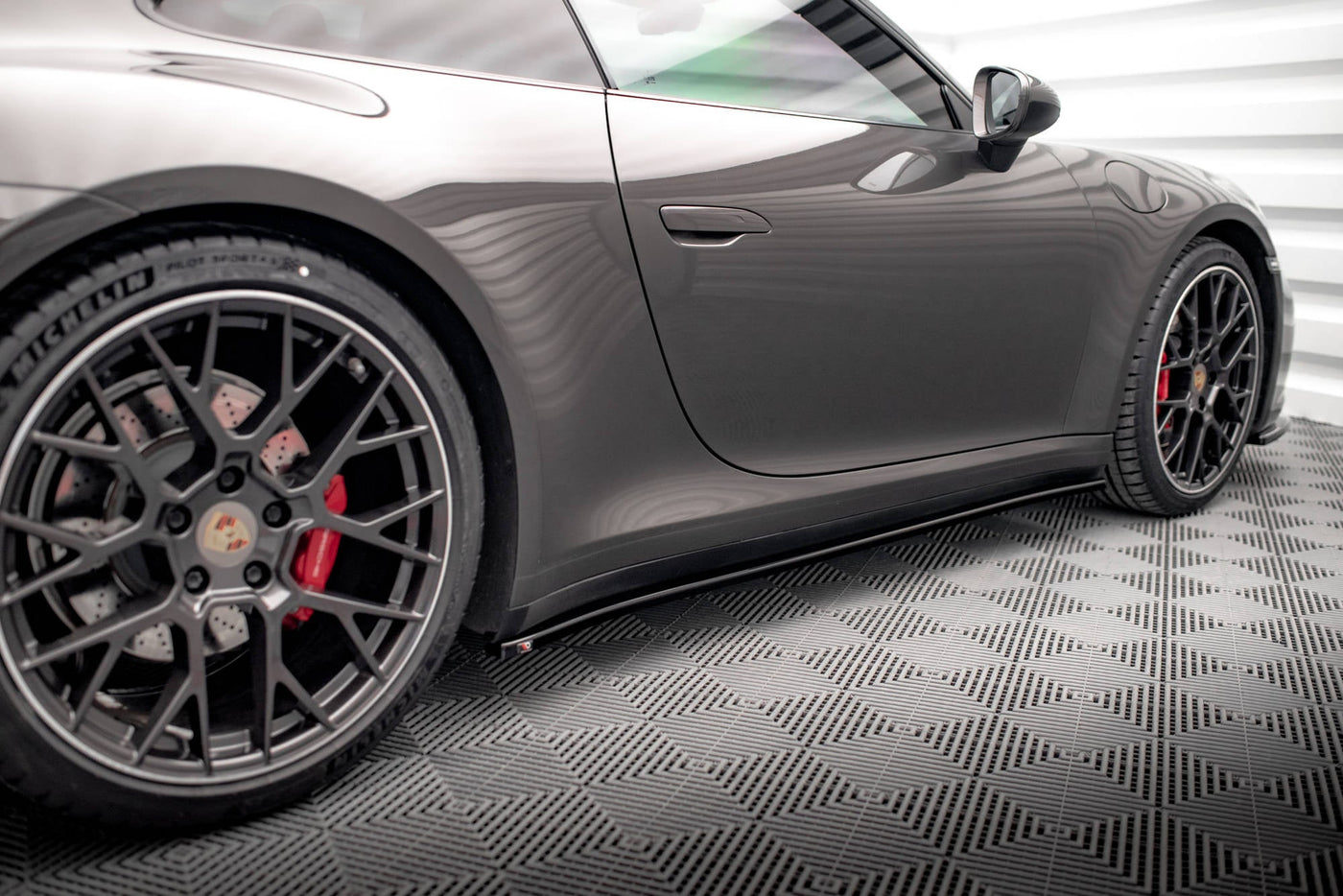 Porsche 911 (992) Carrera 4S Side Skirt Diffusers — vehicle view