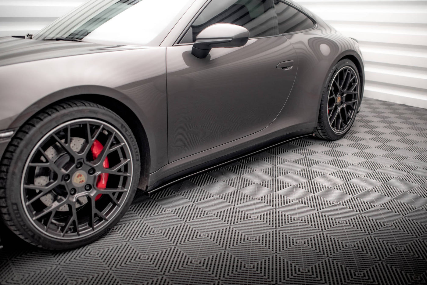 Porsche 911 (992) Carrera 4S Side Skirt Diffusers — vehicle view
