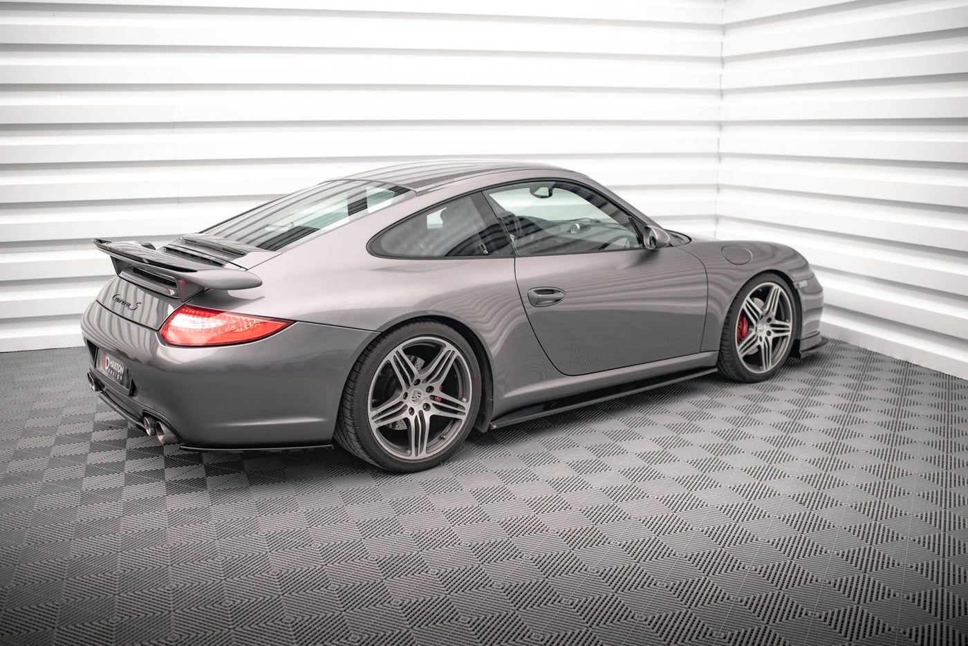 Porsche 911 (997.2) Carrera / GTS Side Skirt Diffusers — vehicle view