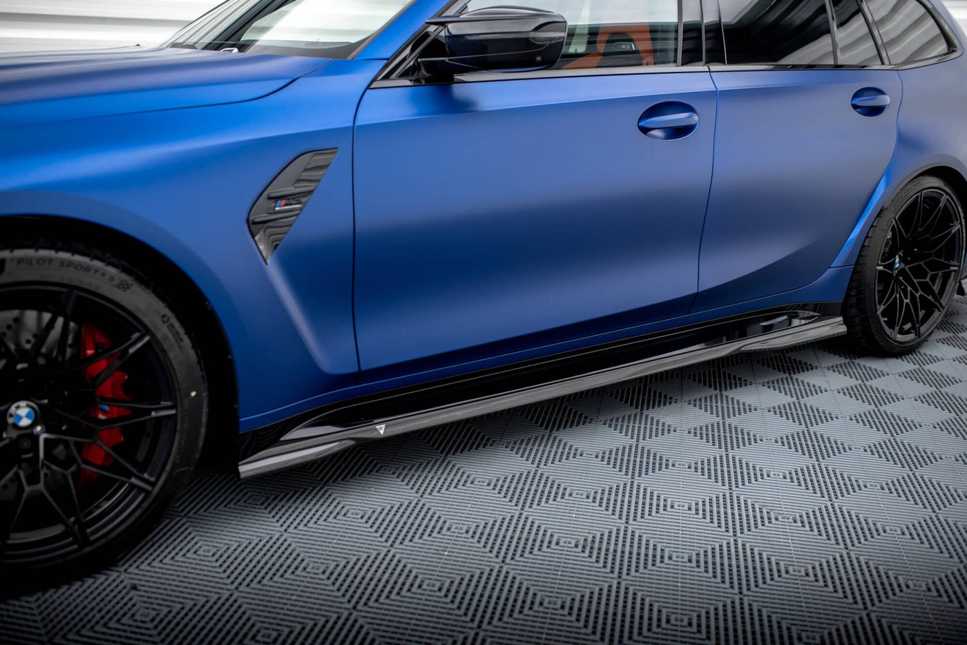 BMW M3 Touring (G81) Carbon Fiber Full Splitter Set — vehicle view
