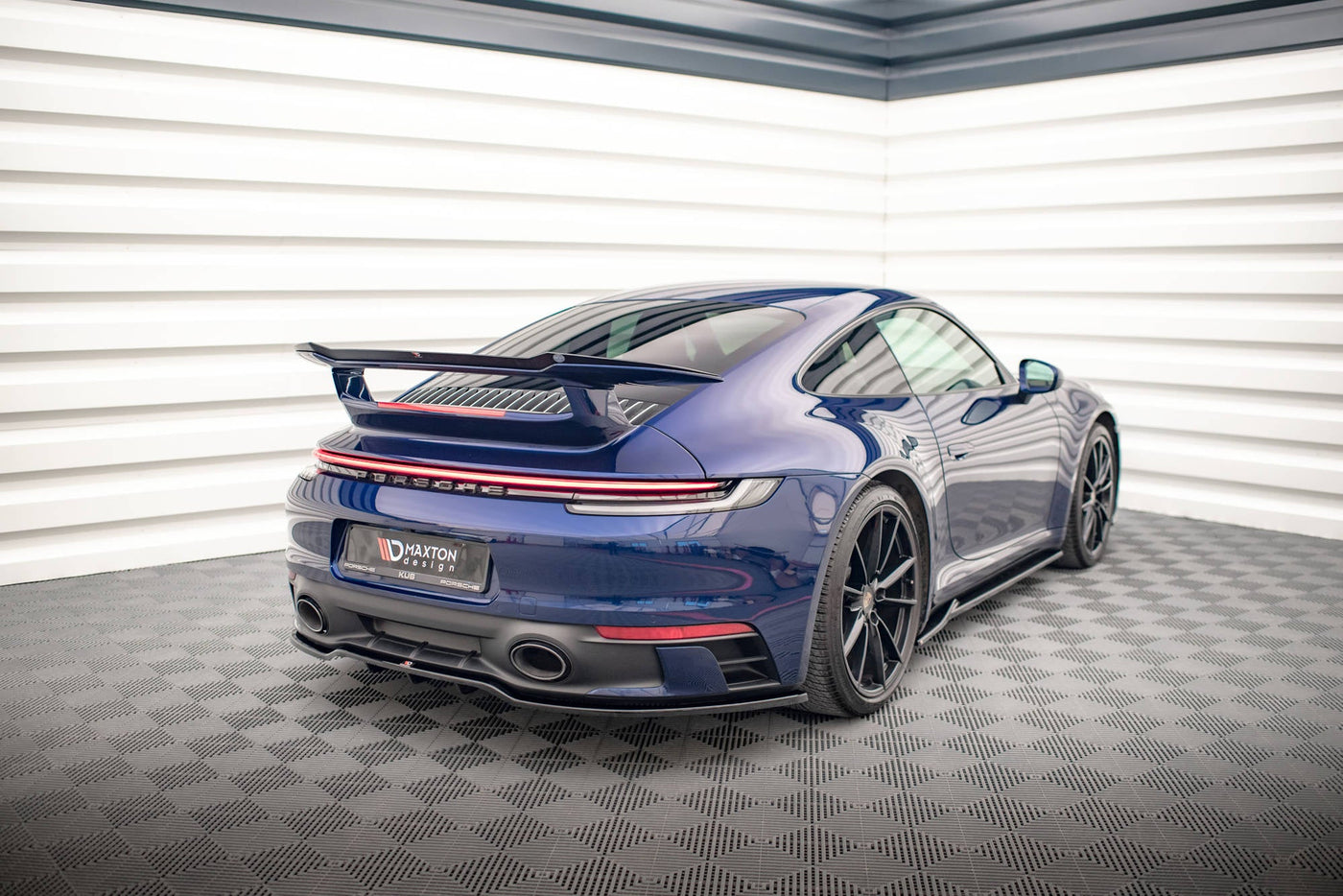 Porsche 911 (992) Carrera Aero / GTS Rear Splitter V1 — vehicle view