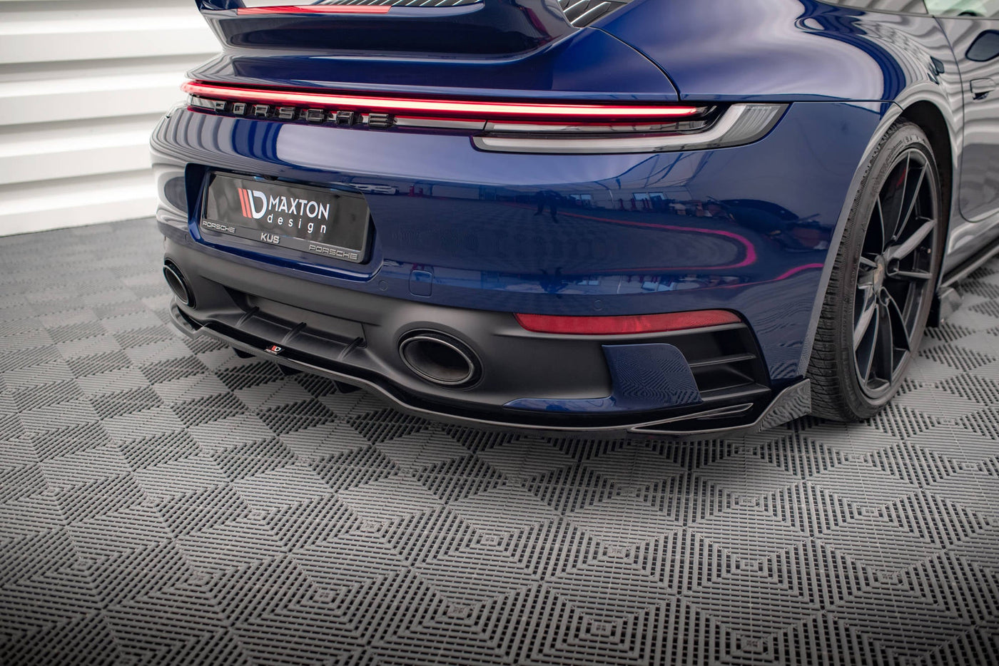 Porsche 911 (992) Carrera Aero / GTS Rear Splitter V2 — vehicle view