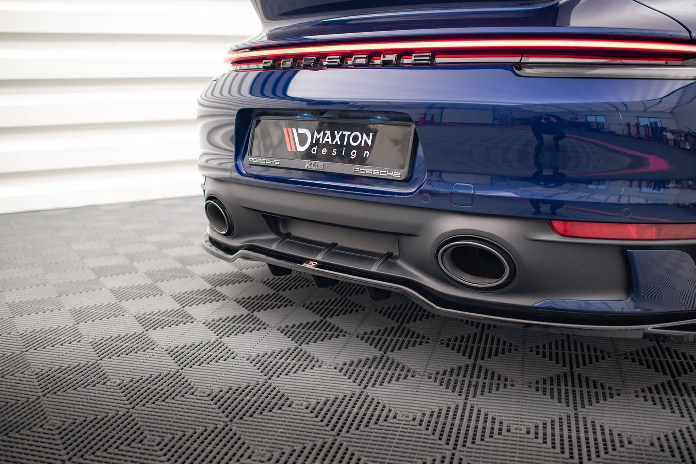 Porsche 911 (992) Carrera Aero / GTS Rear Splitter V2 — vehicle view