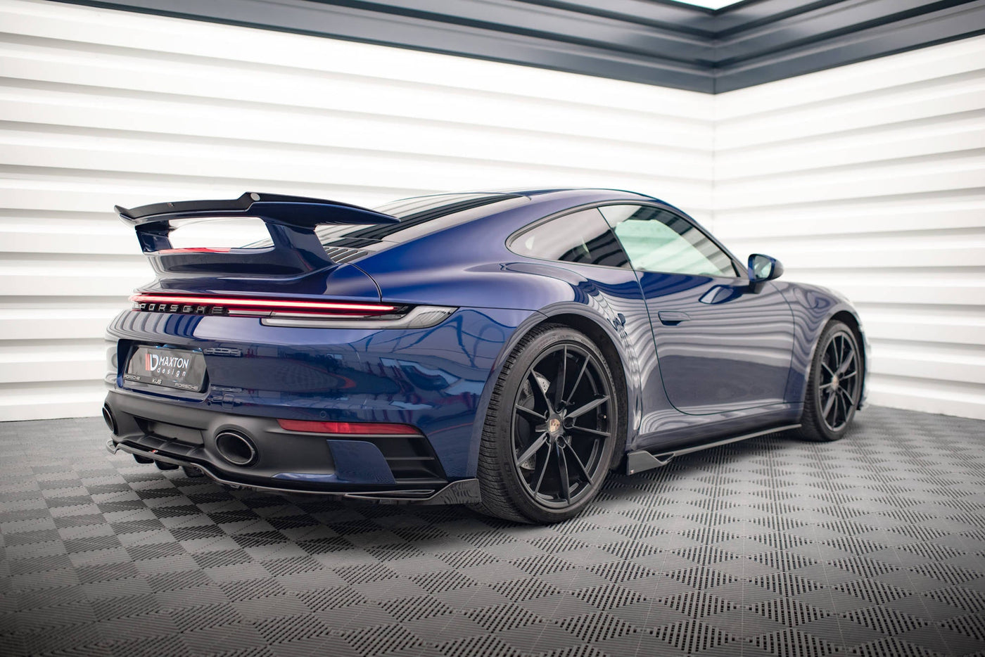 Porsche 911 (992) Carrera Aero / GTS Rear Splitter V2 — vehicle view