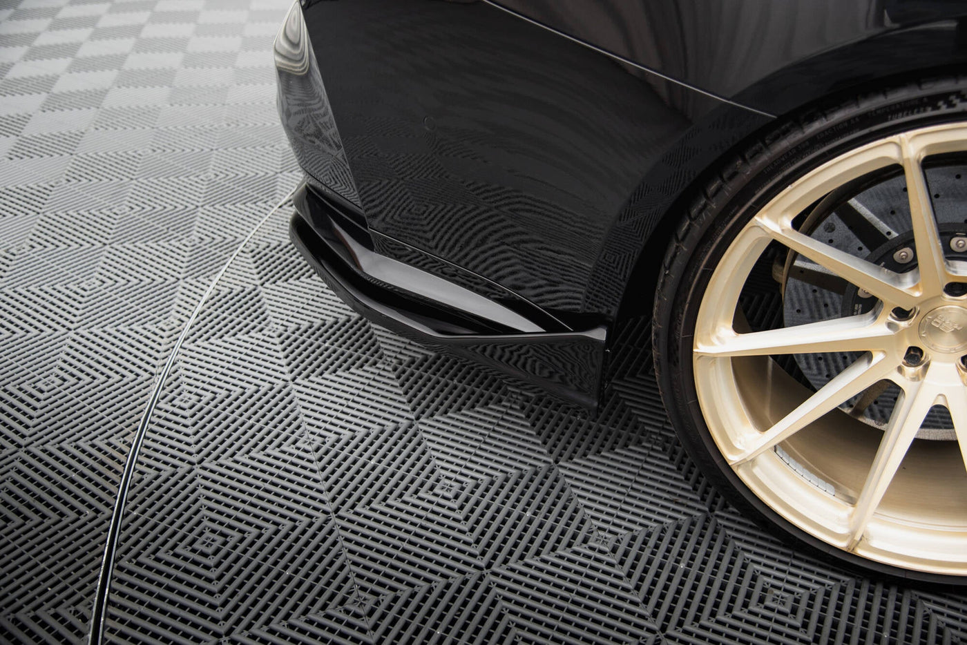 BMW M4 (G82) Rear Side Splitters V4 — vehicle view