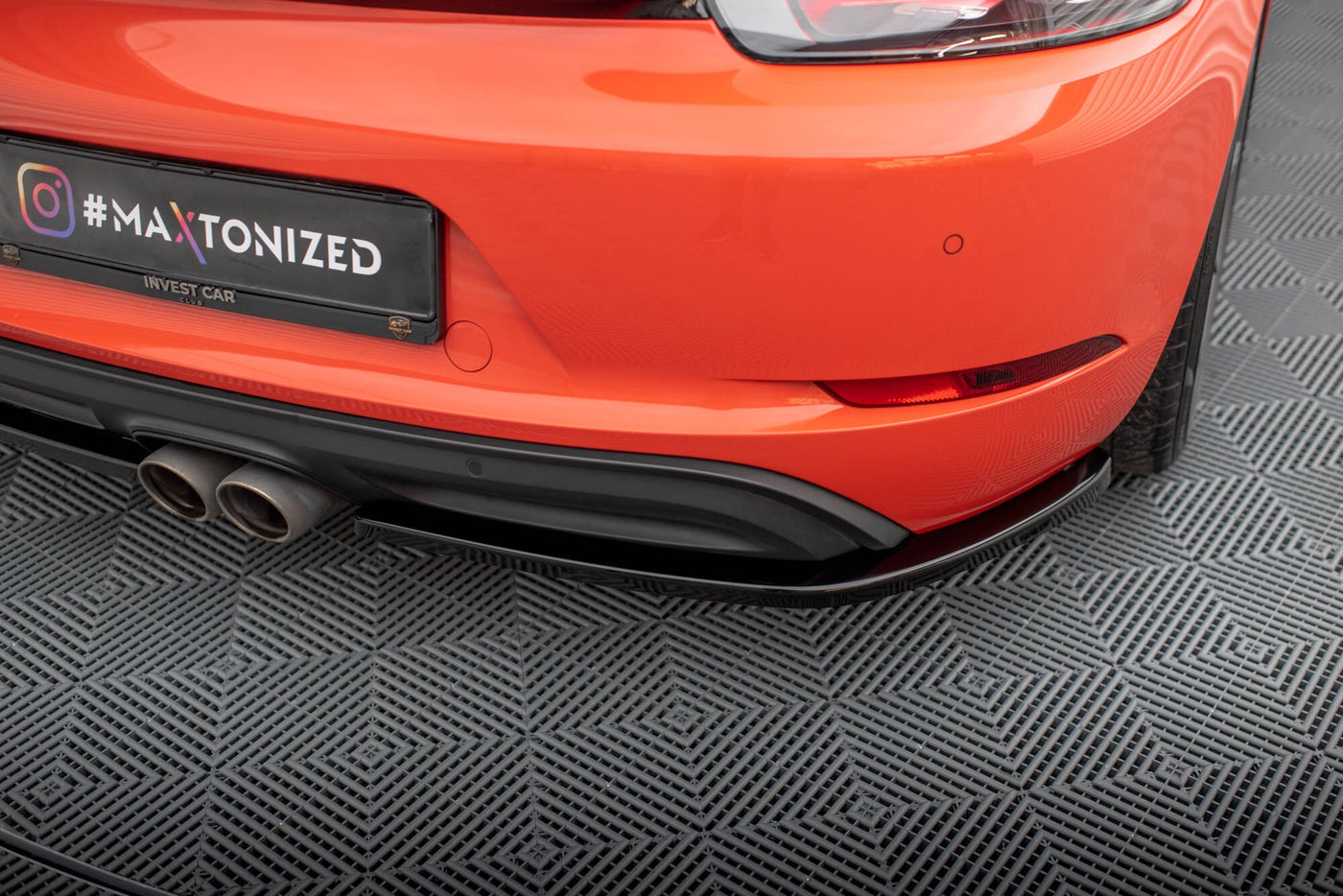 Porsche 718 Cayman Full Splitter Set — vehicle view