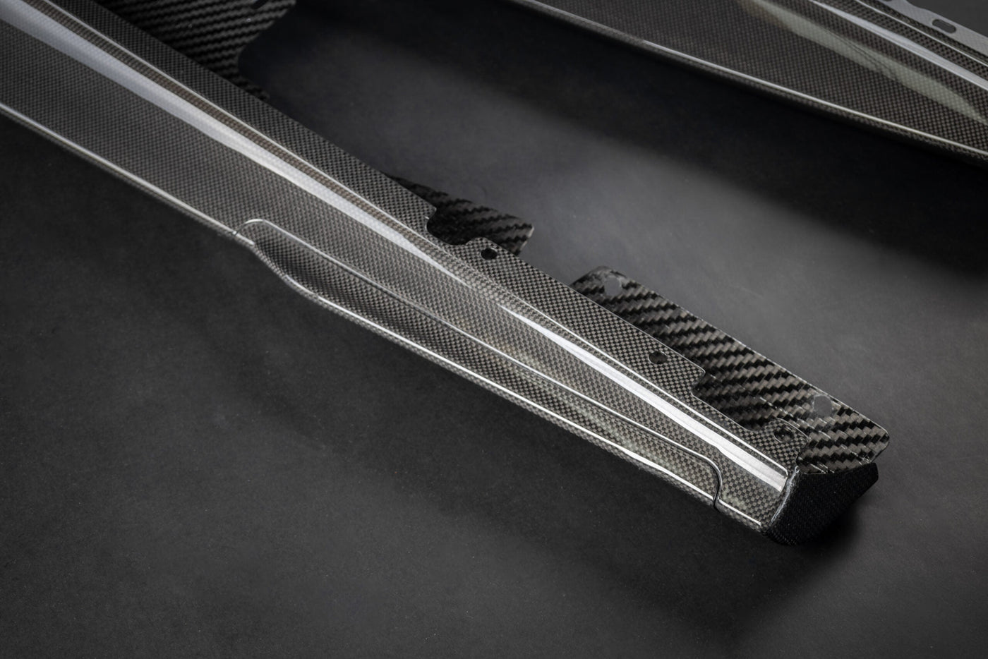 Ferrari Roma - Carbon Fiber Side Skirts (Small Fin)