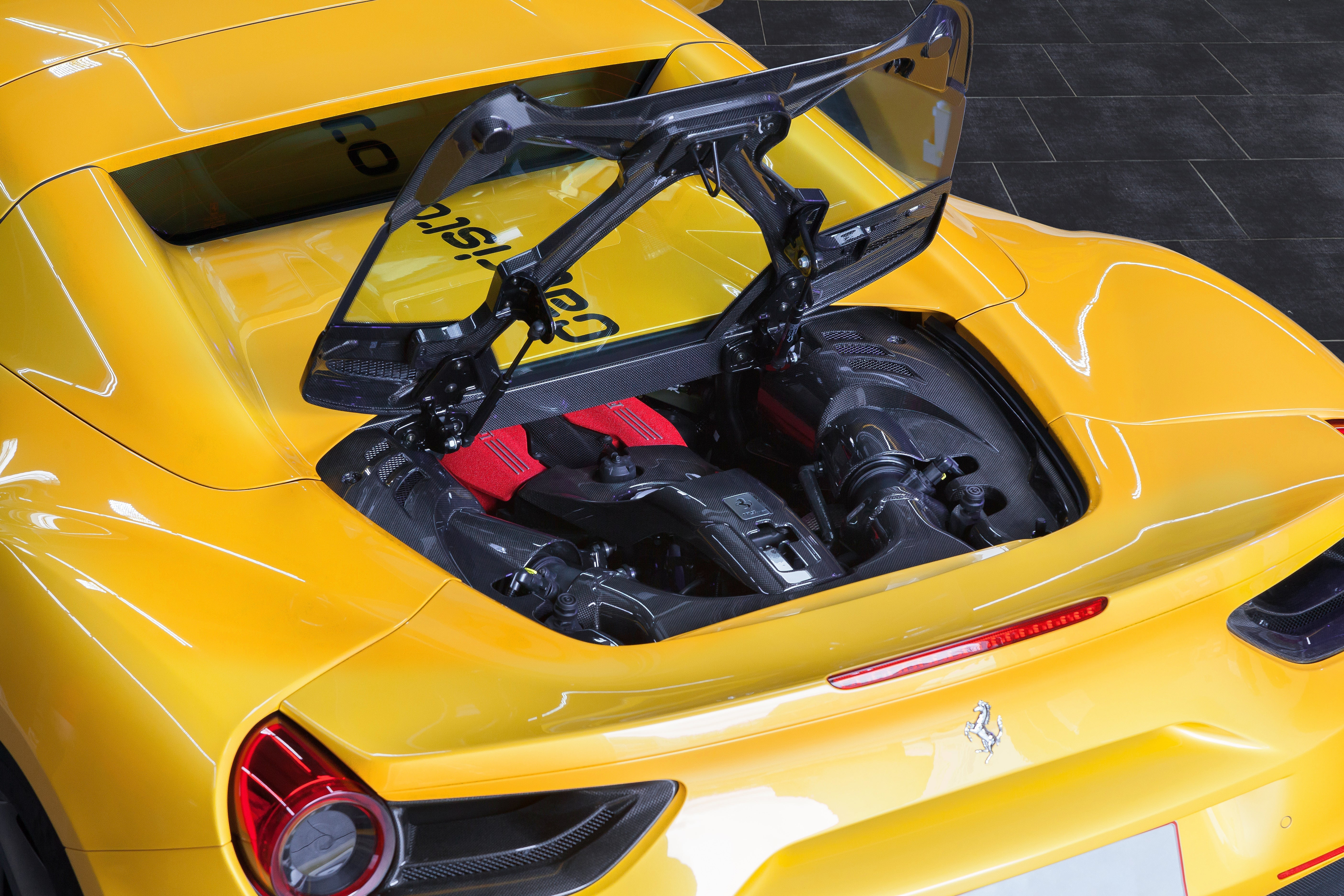 Ferrari 488 GTS/Pista - Carbon Fiber + Glass Bonnet