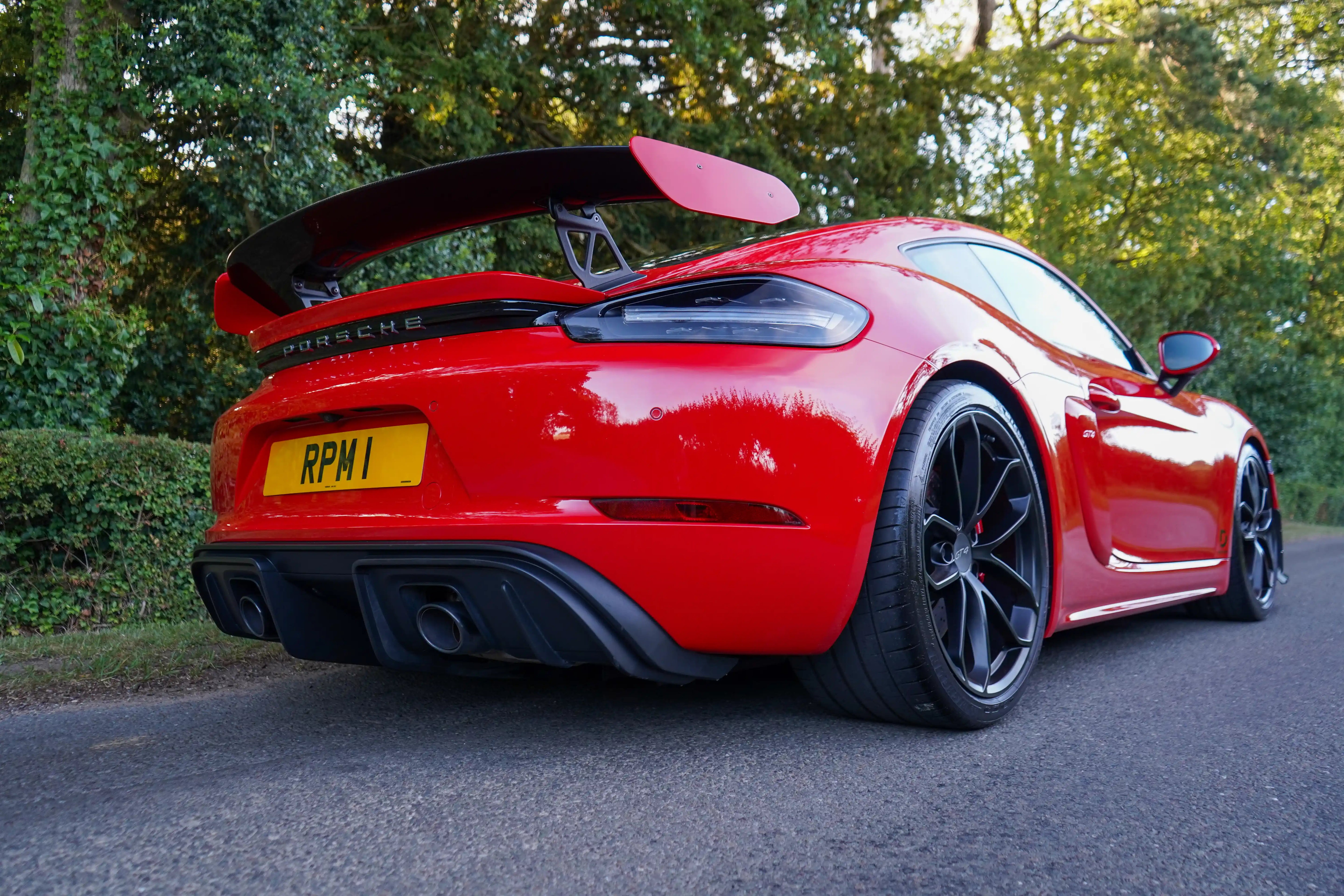 718 GT4 Rear Wing Endplates Pair (Visual Gloss  Carbon Laquered)