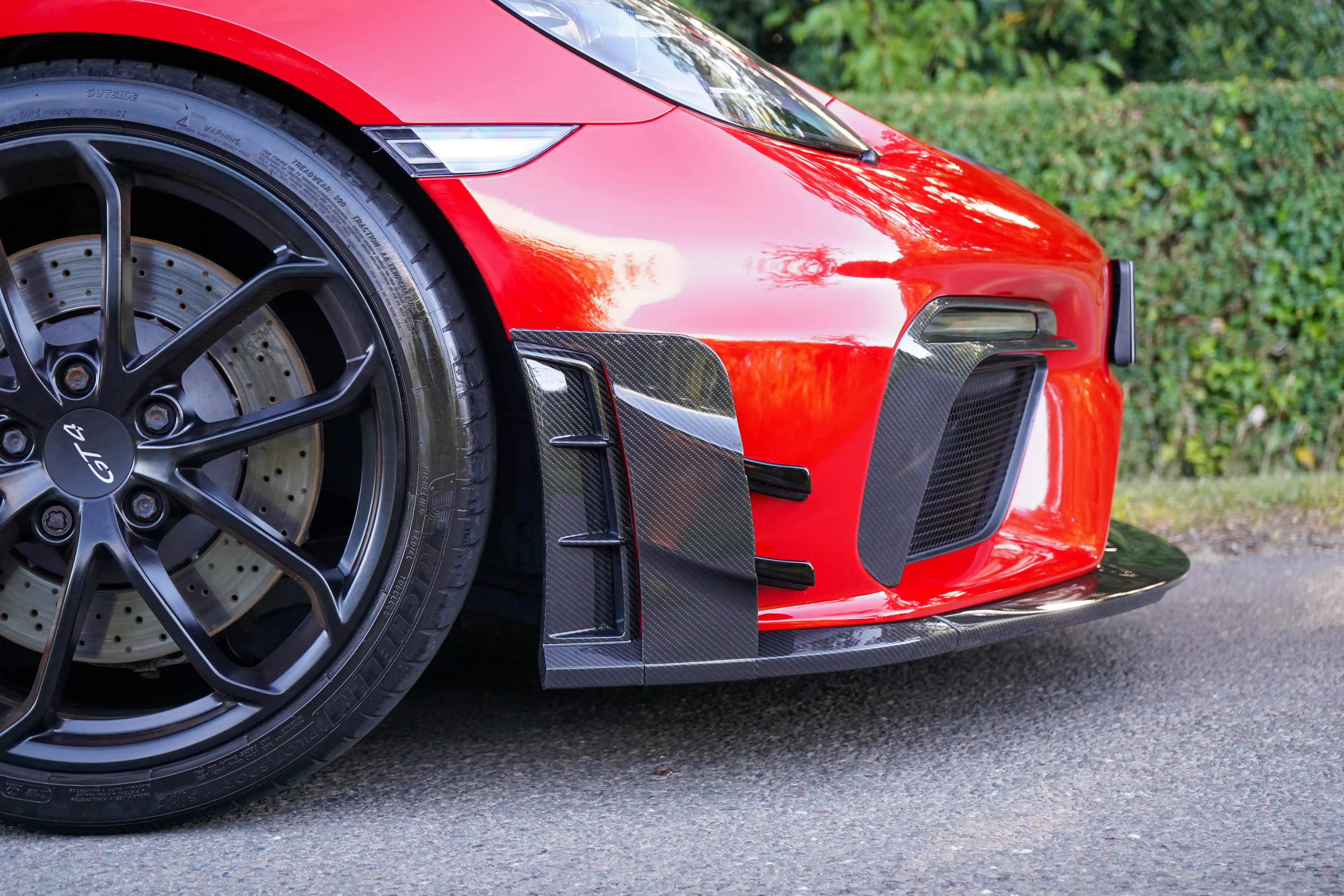 718 GT4 Front Curtain Track Spec (Pair) (Visual Gloss  Carbon Laquered)