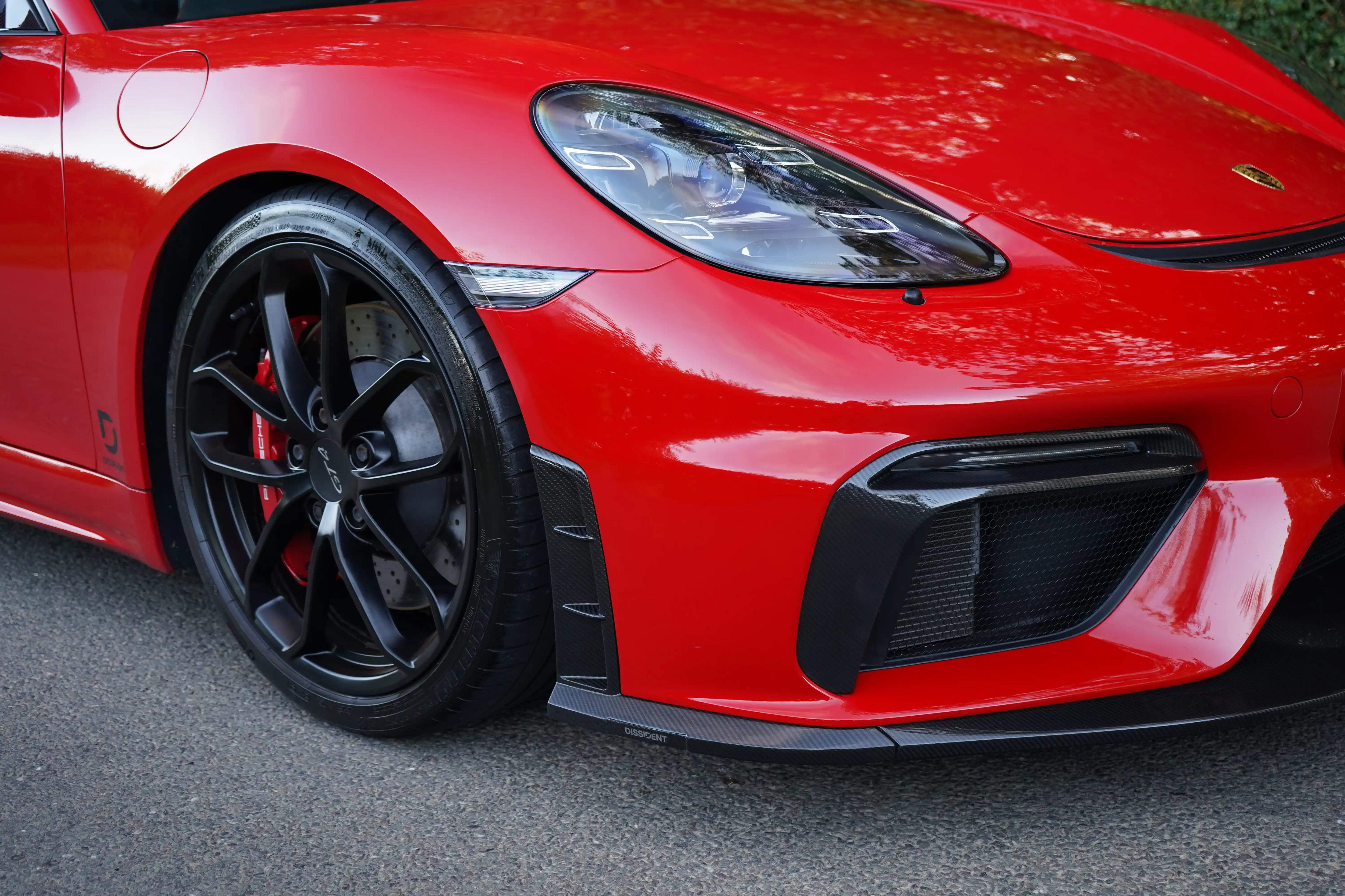 718 GT4 Front Splitter End / Vent Pair Visual Gloss  Carbon Laquered