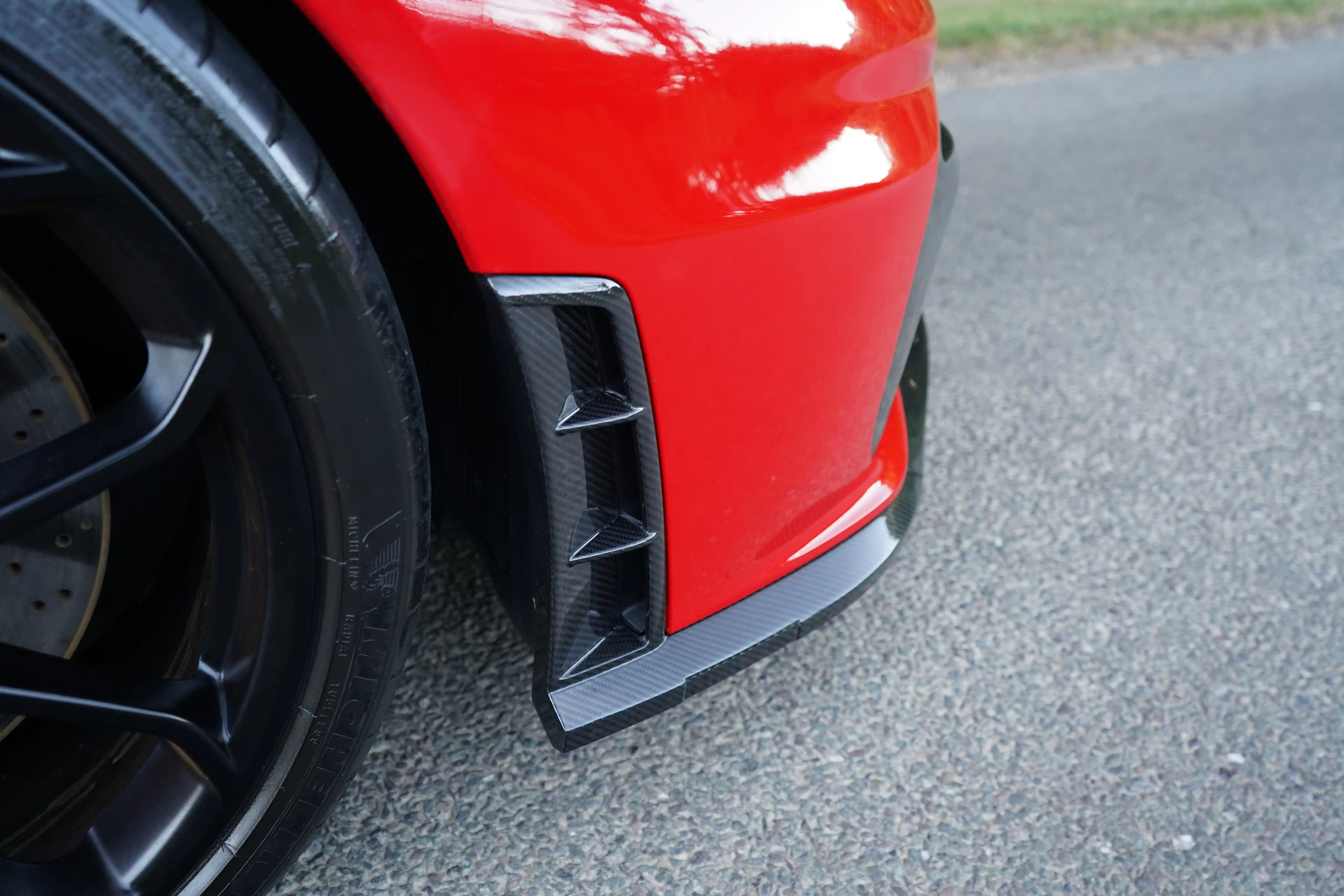 718 GT4 Front Splitter End / Vent Pair Visual Gloss  Carbon Laquered