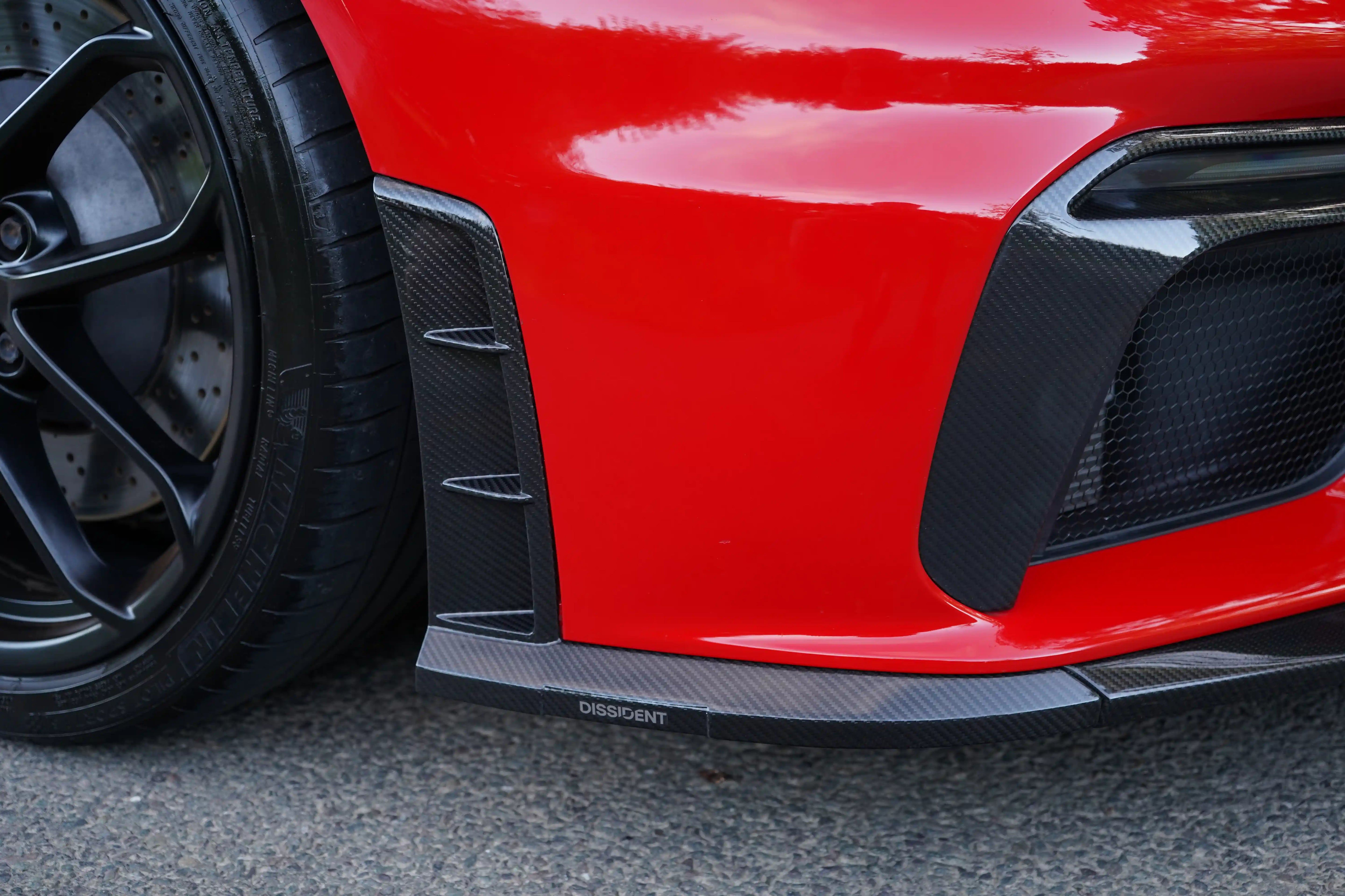 718 GT4 Front Splitter End / Vent Pair Visual Gloss  Carbon Laquered