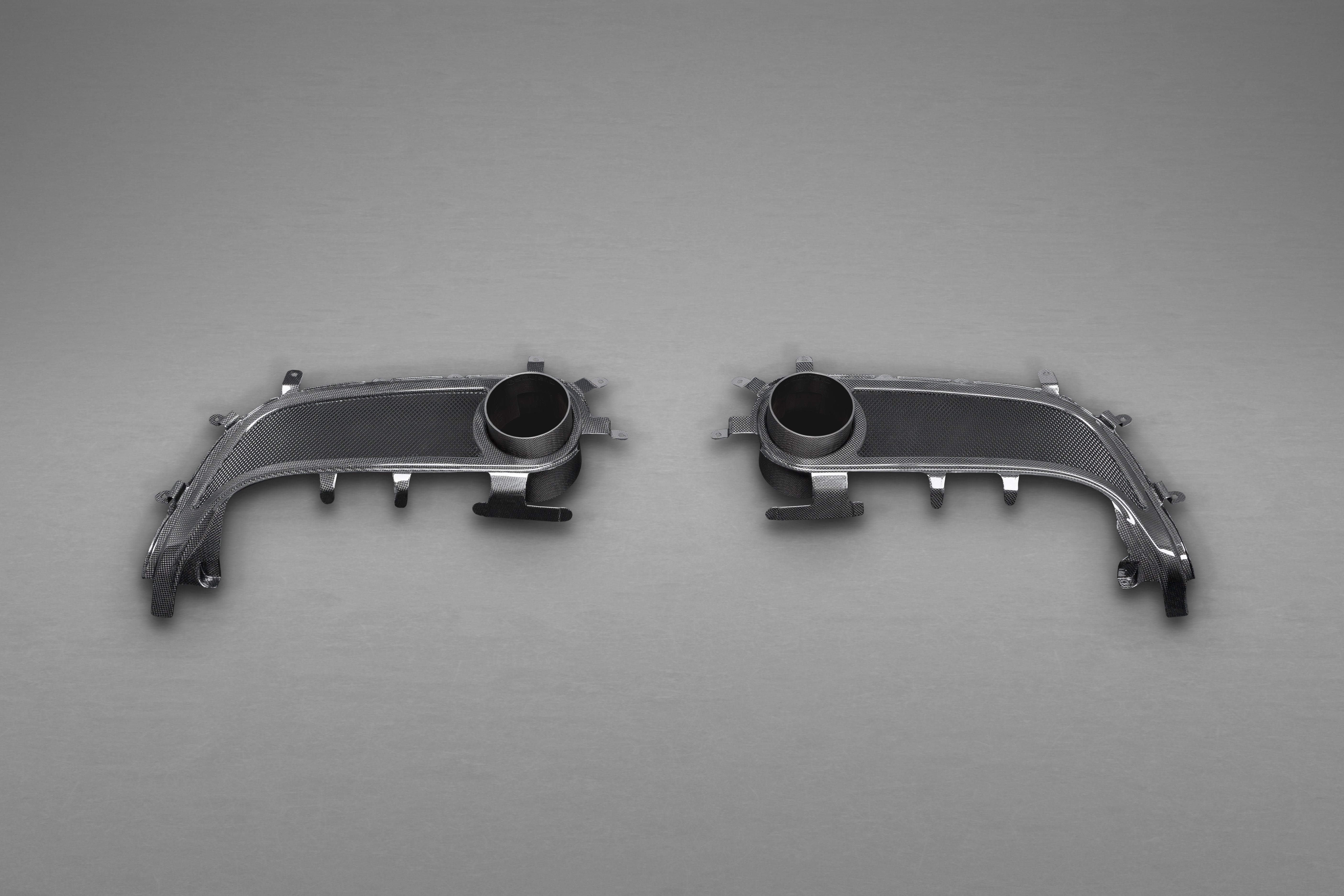 Ferrari 488 - Carbon End Pipe Shells