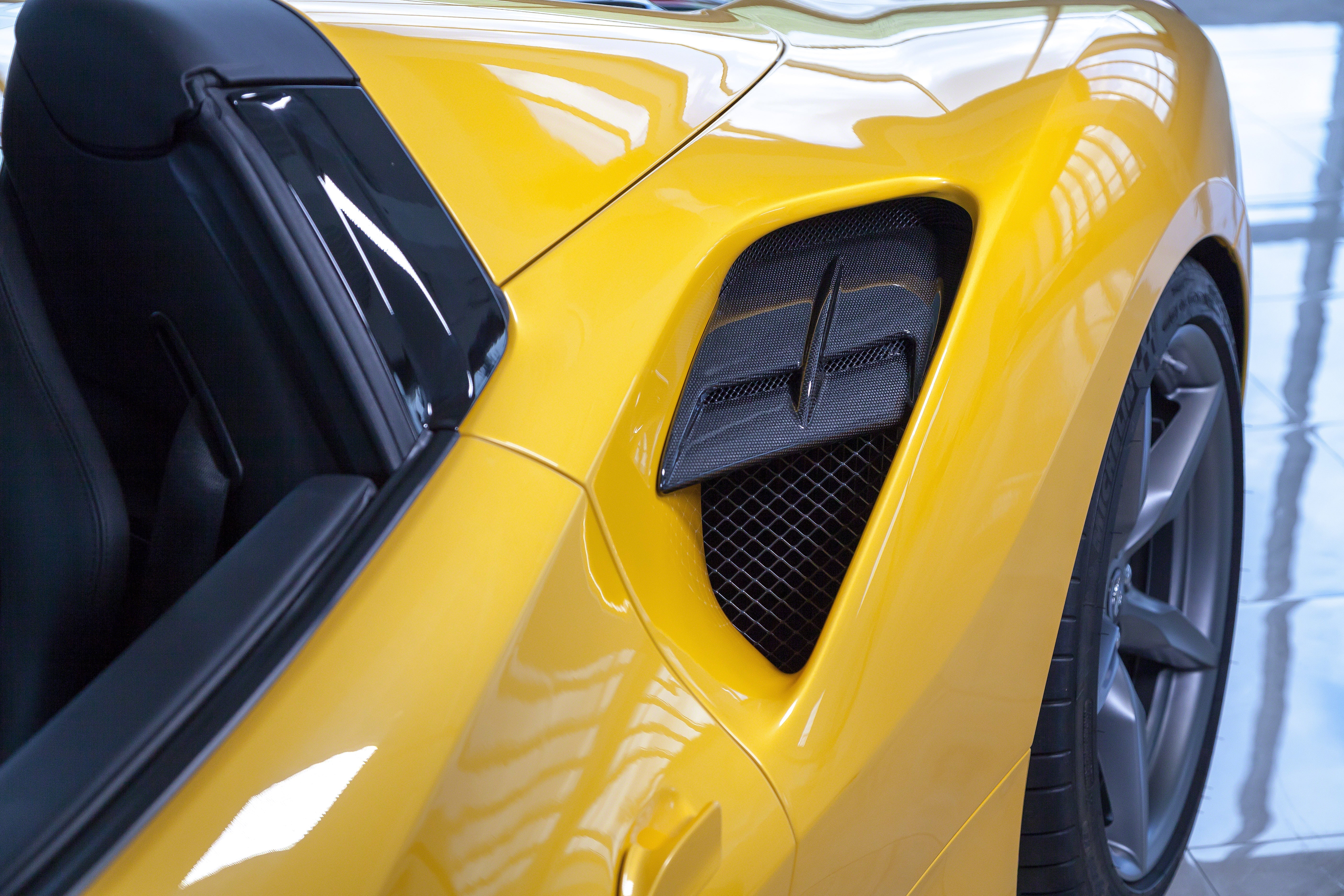 Ferrari 488 - Carbon Fiber Side Air Intake Panels