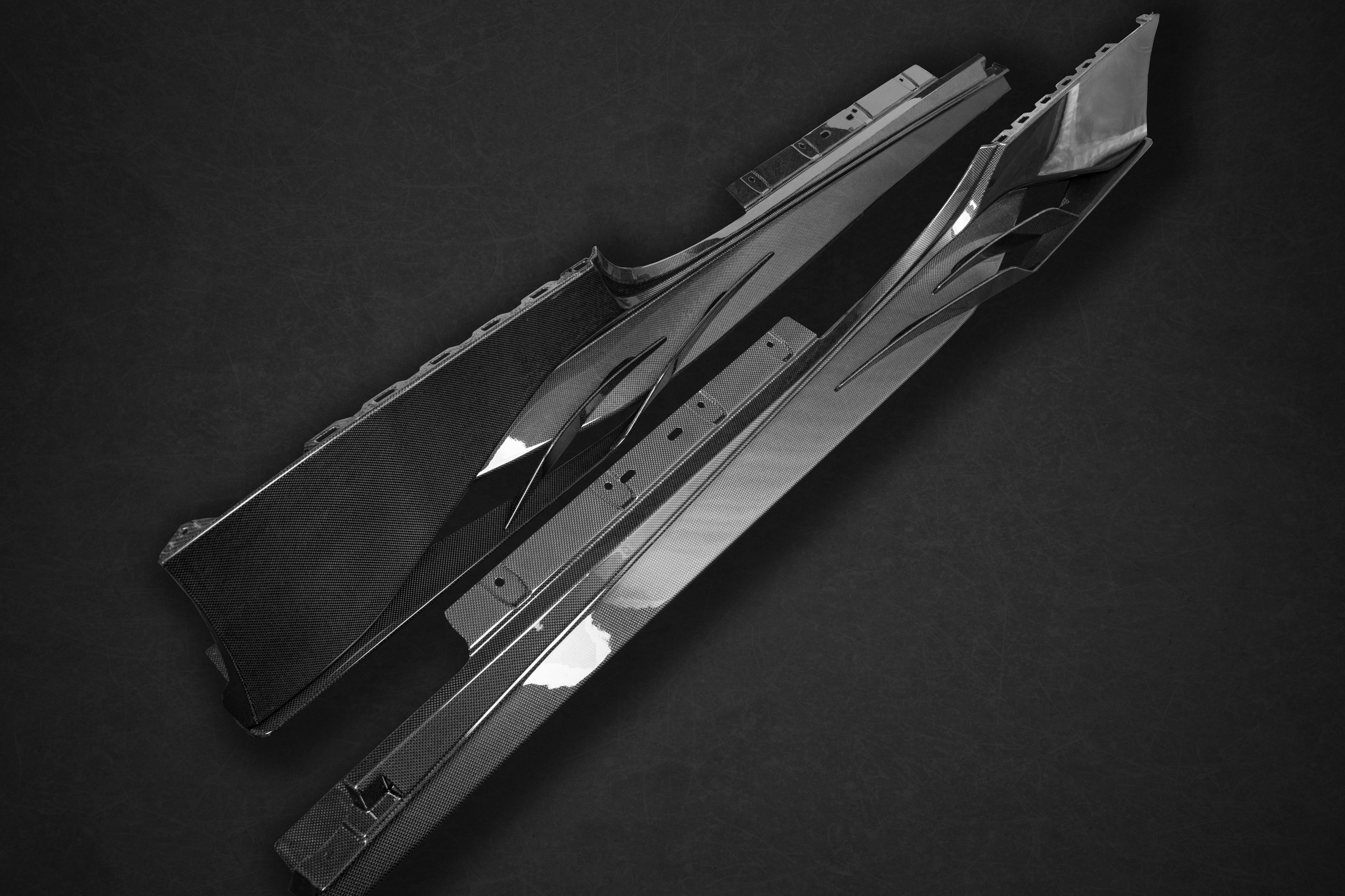 Ferrari 488/F8 - Carbon Fiber Side Skirts (With Wings)