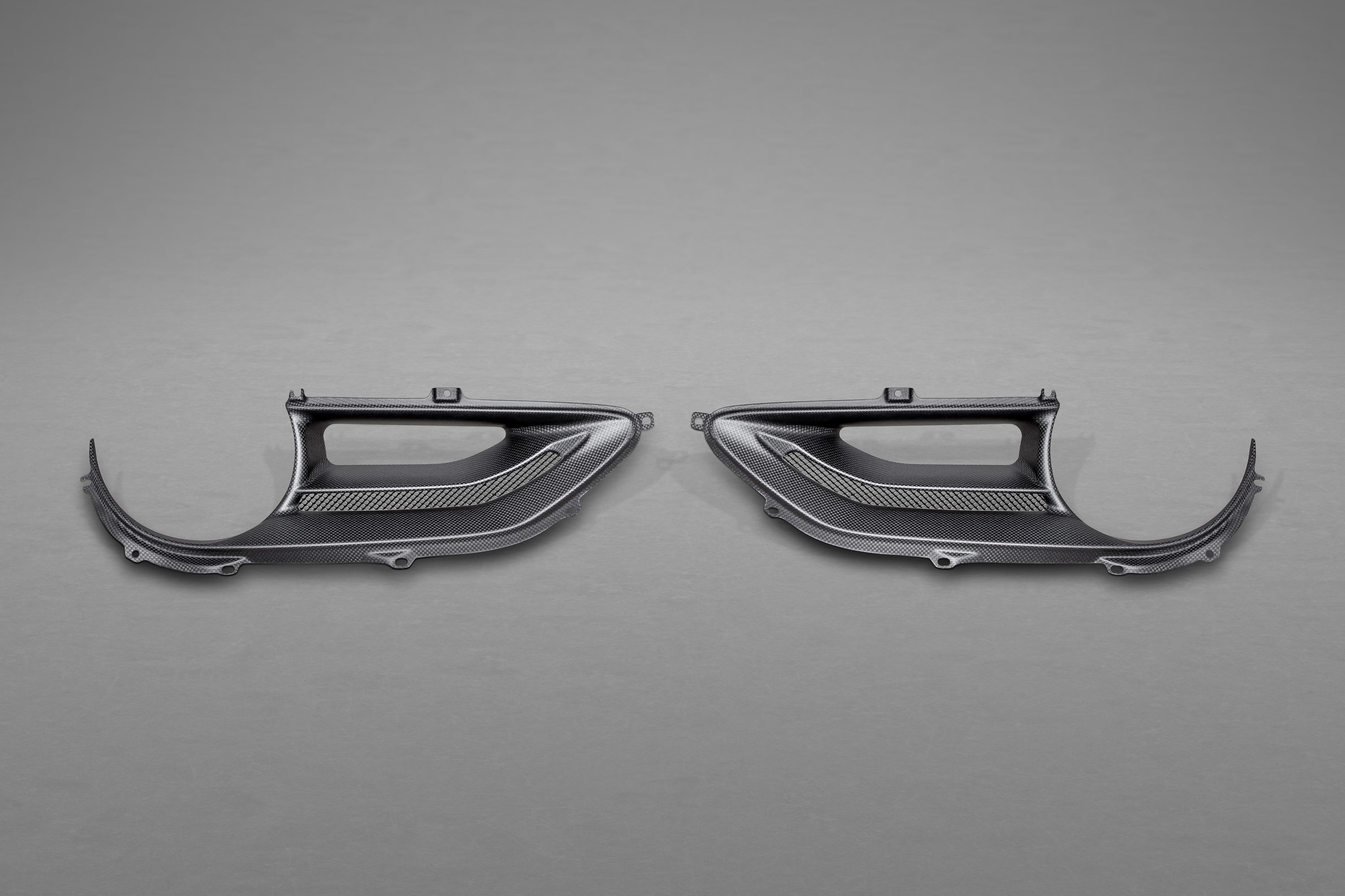 Ferrari 488 - Carbon Fiber Tail Light Covers