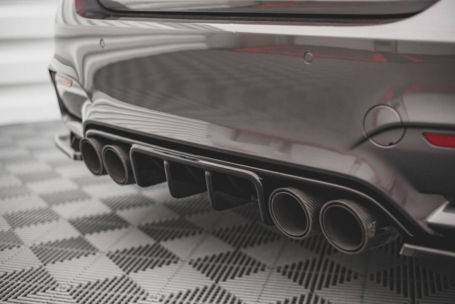 BMW M4 (F82) Rear Valance — vehicle view
