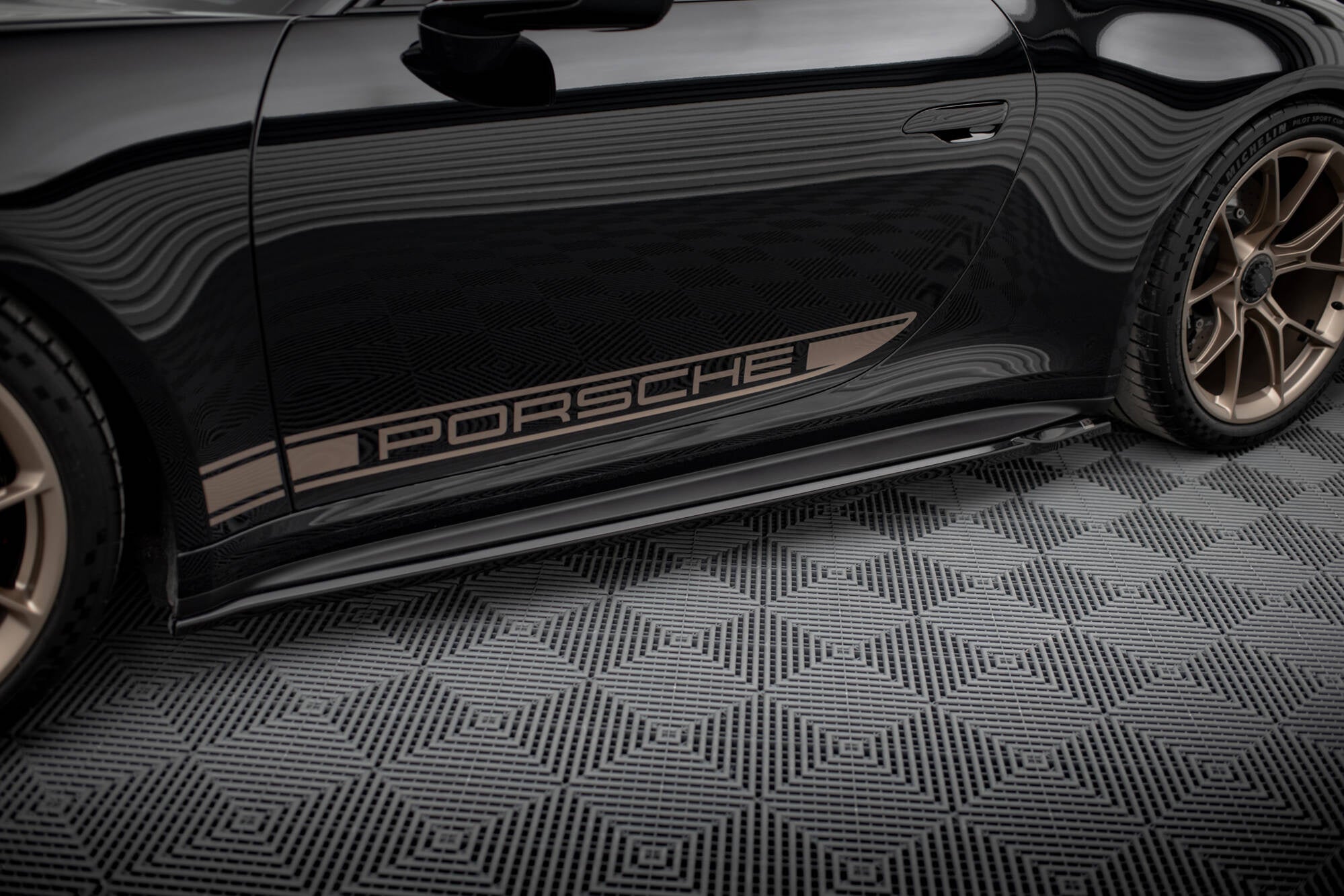 Porsche 911 (992) GT3 Side Skirt Diffusers — vehicle view