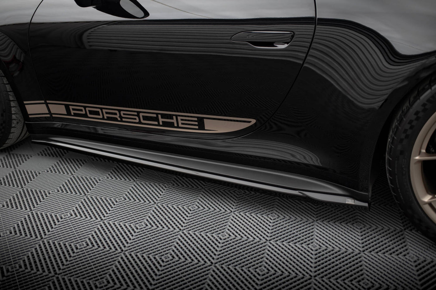 Porsche 911 (992) GT3 Side Skirt Diffusers — vehicle view