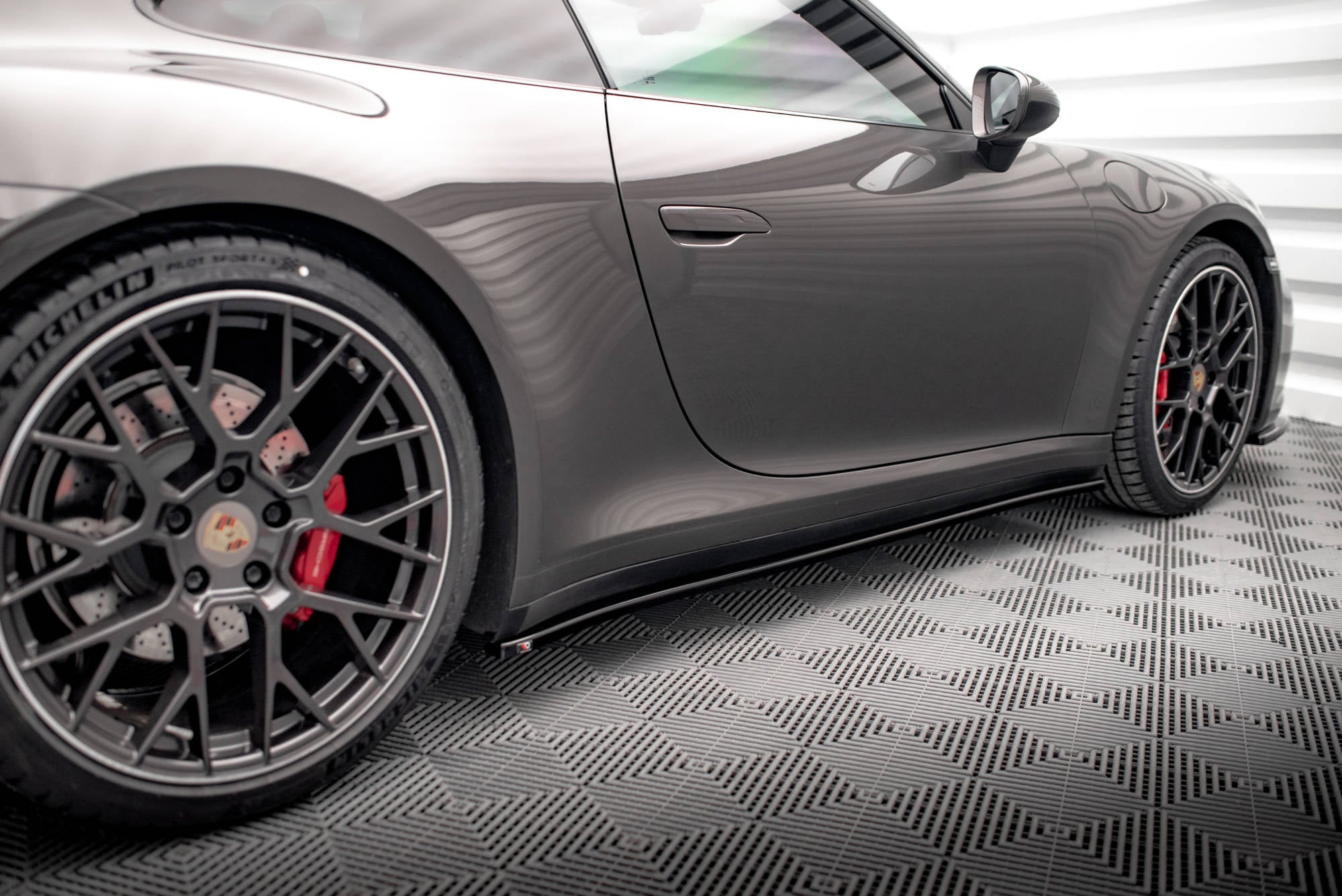 Porsche 911 (992) Carrera 4S Side Skirt Diffusers — vehicle view