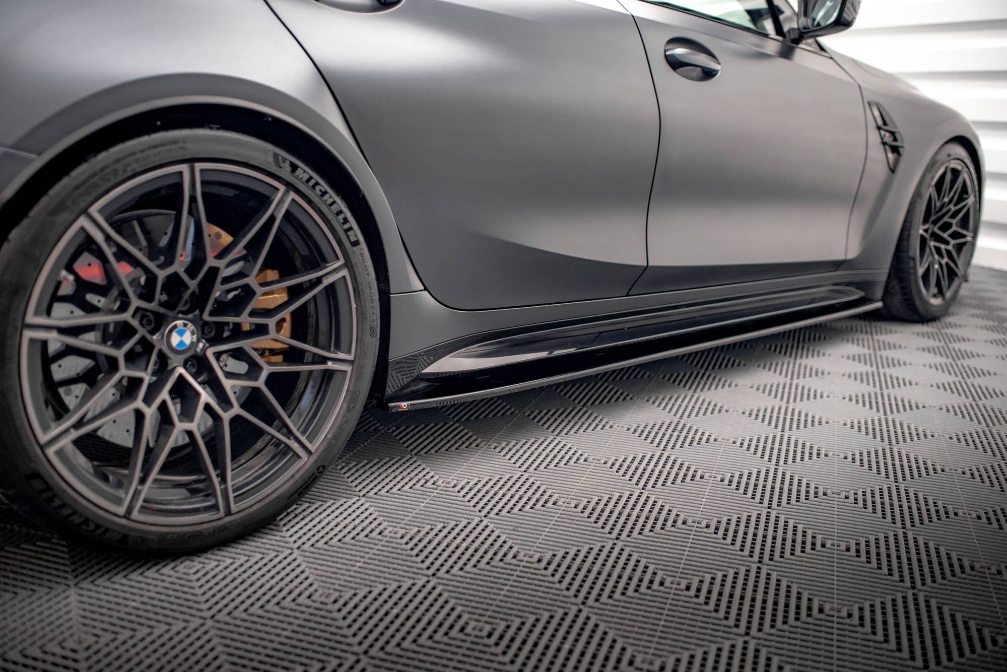 BMW M3 (G80) Side Skirt Diffusers V1 — vehicle view