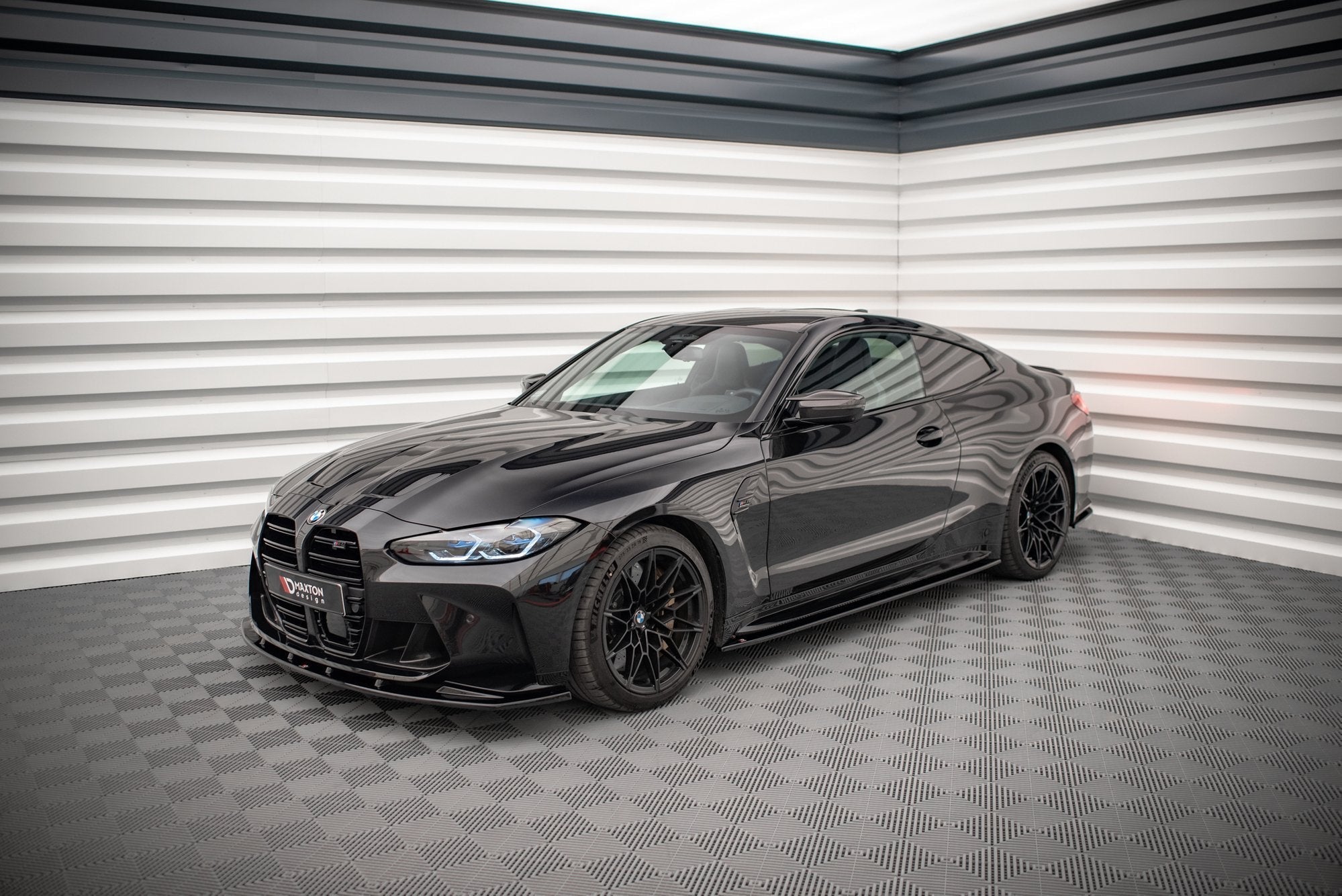 BMW M4 (G82) Side Skirt Diffusers V2 — vehicle view