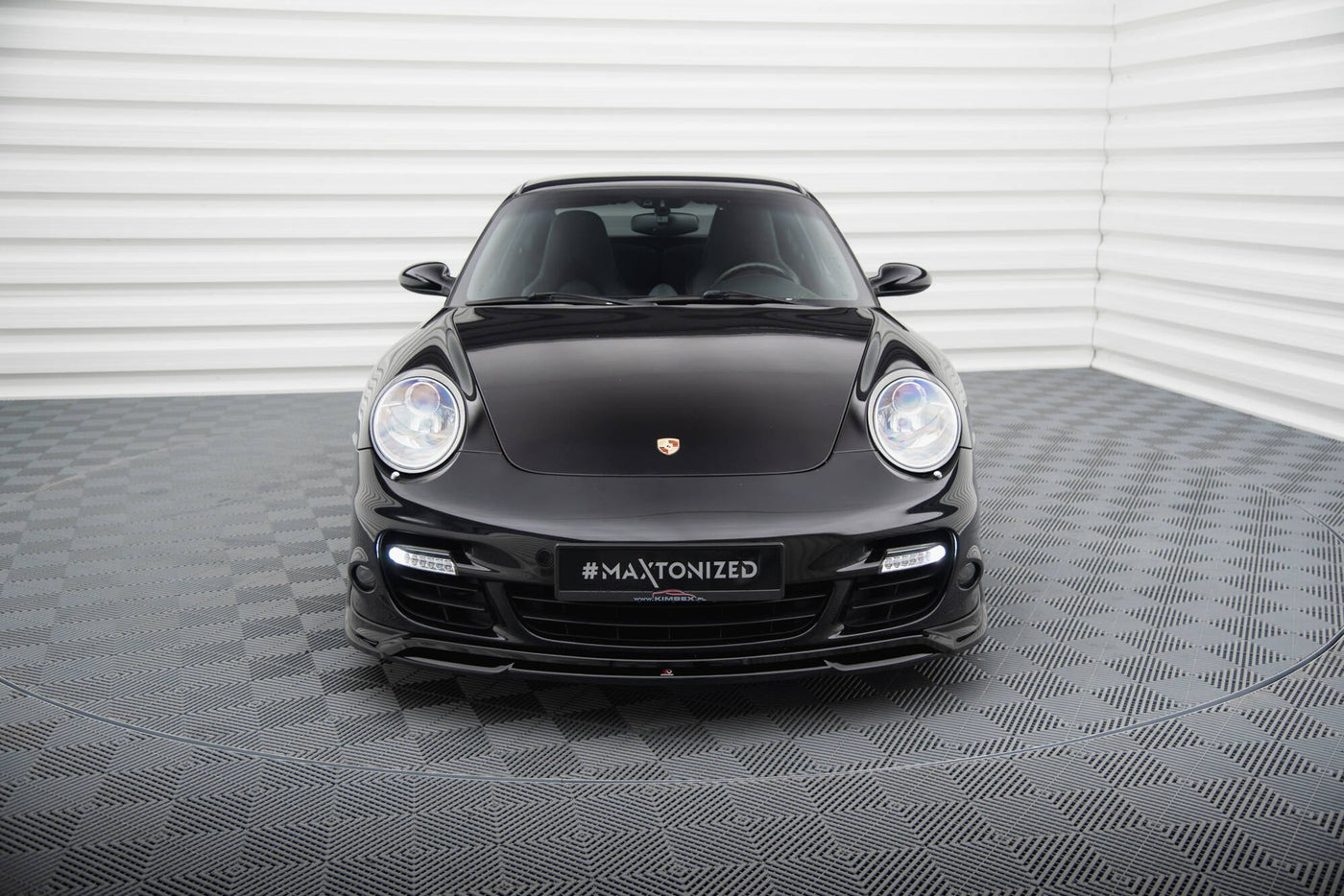 Porsche 911 (997) Turbo Front Splitter — vehicle view