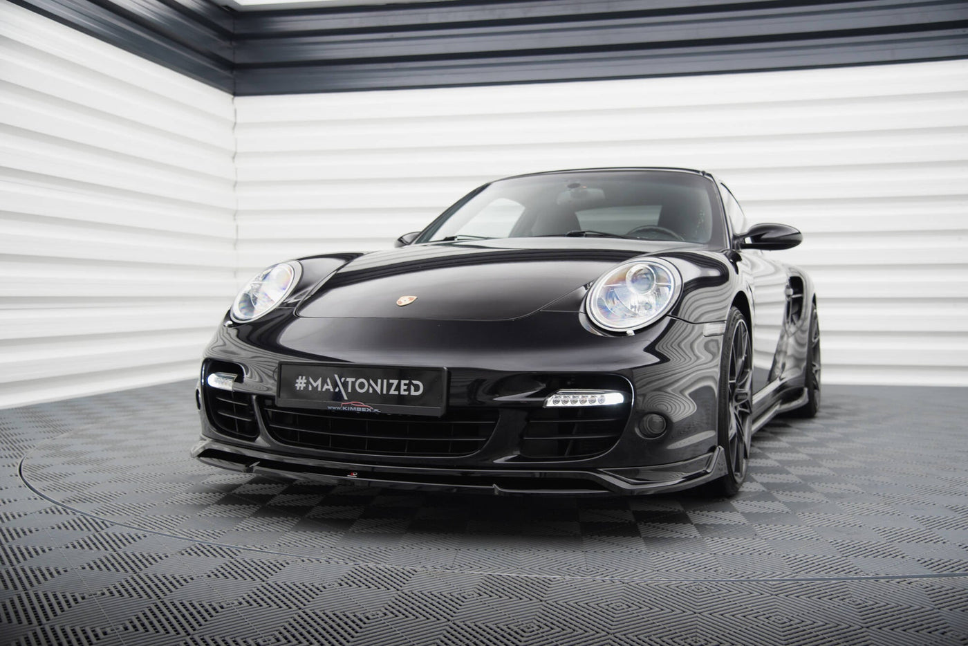 Porsche 911 (997) Turbo Front Splitter — vehicle view