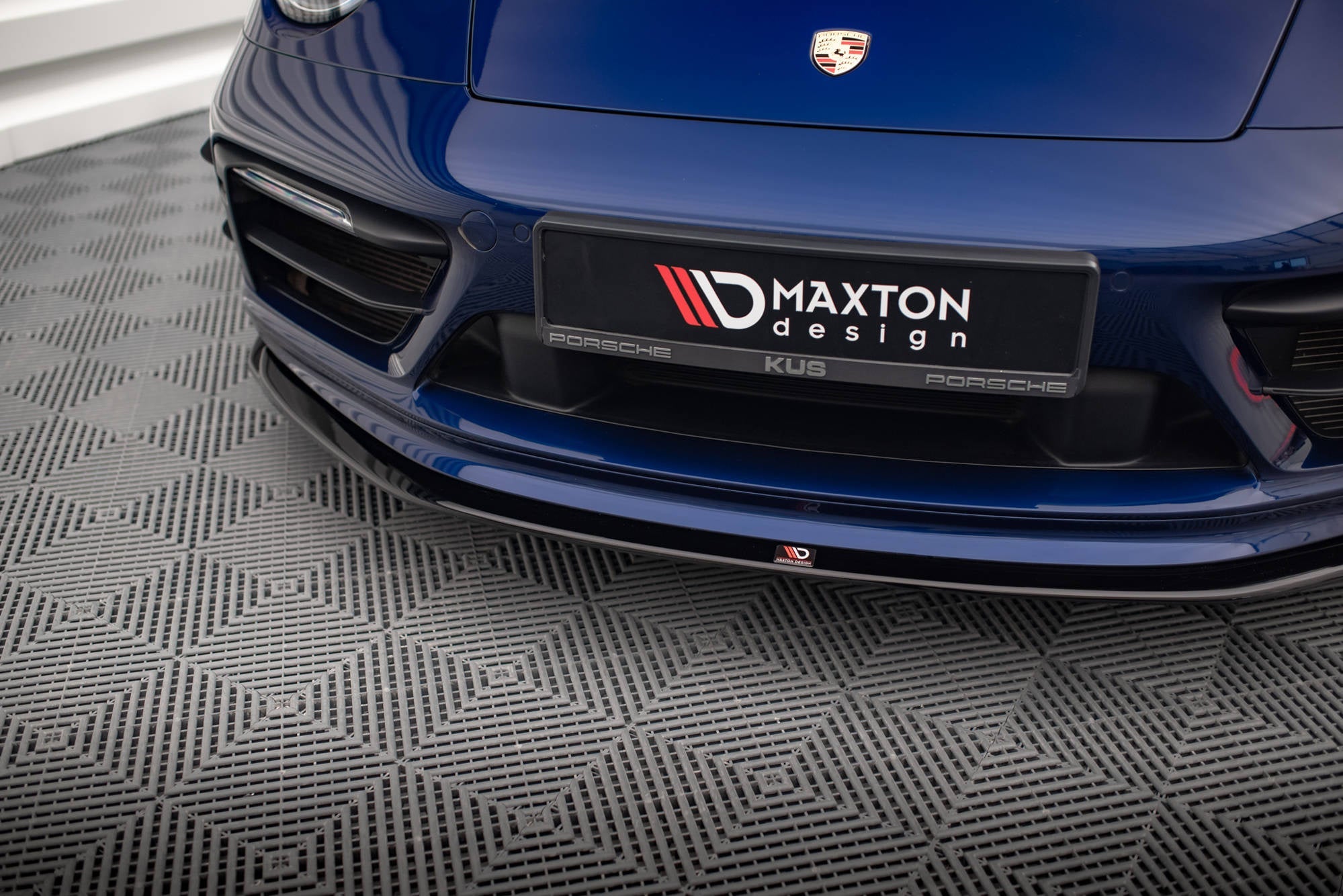 Porsche 911 (992) Carrera Aero / GTS Front Splitter V1 — vehicle view