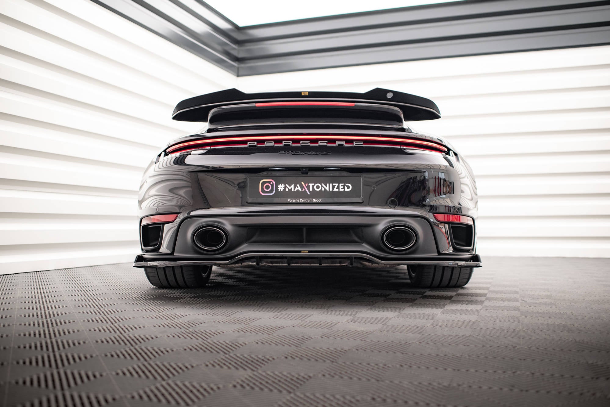 Porsche 911 (992) Turbo S Rear Splitter — vehicle view