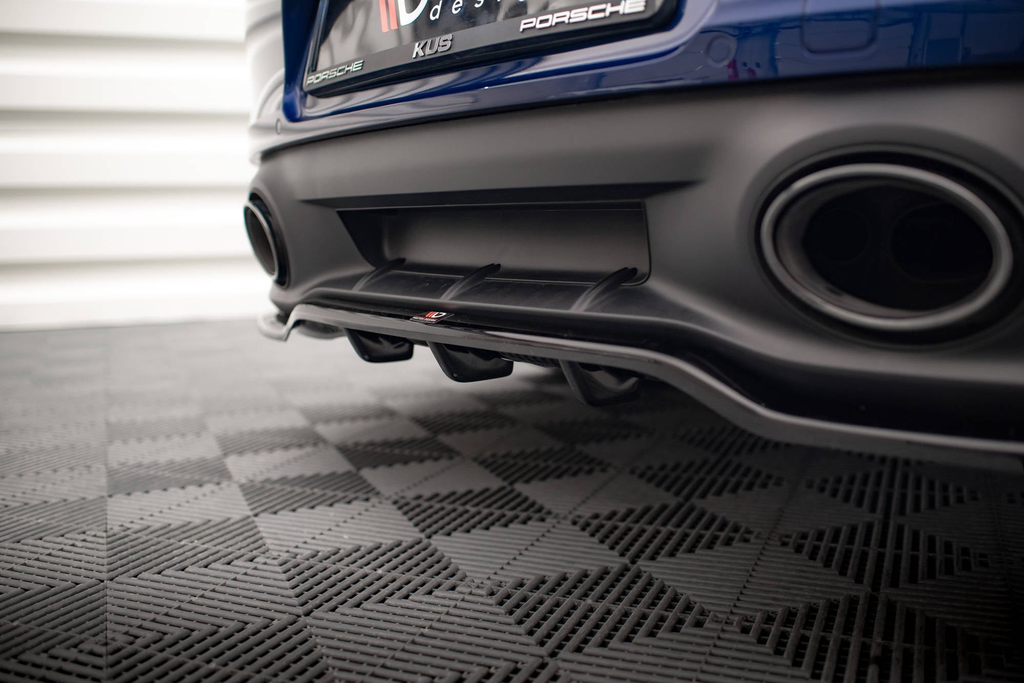 Porsche 911 (992) Carrera Aero / GTS Rear Splitter V1 — vehicle view