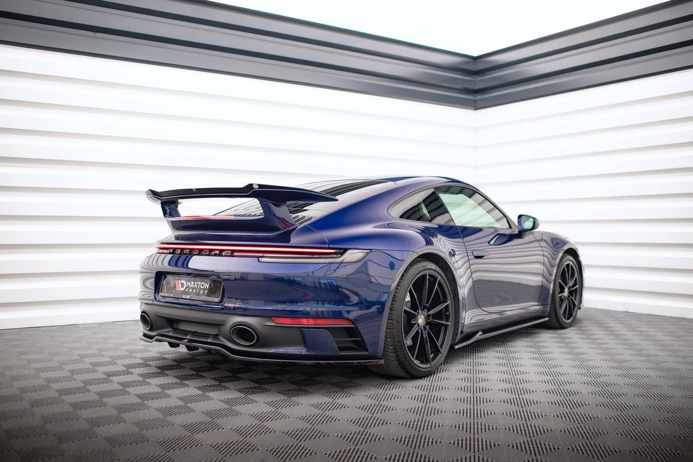 Porsche 911 (992) Carrera Aero / GTS Rear Splitter V1 — vehicle view