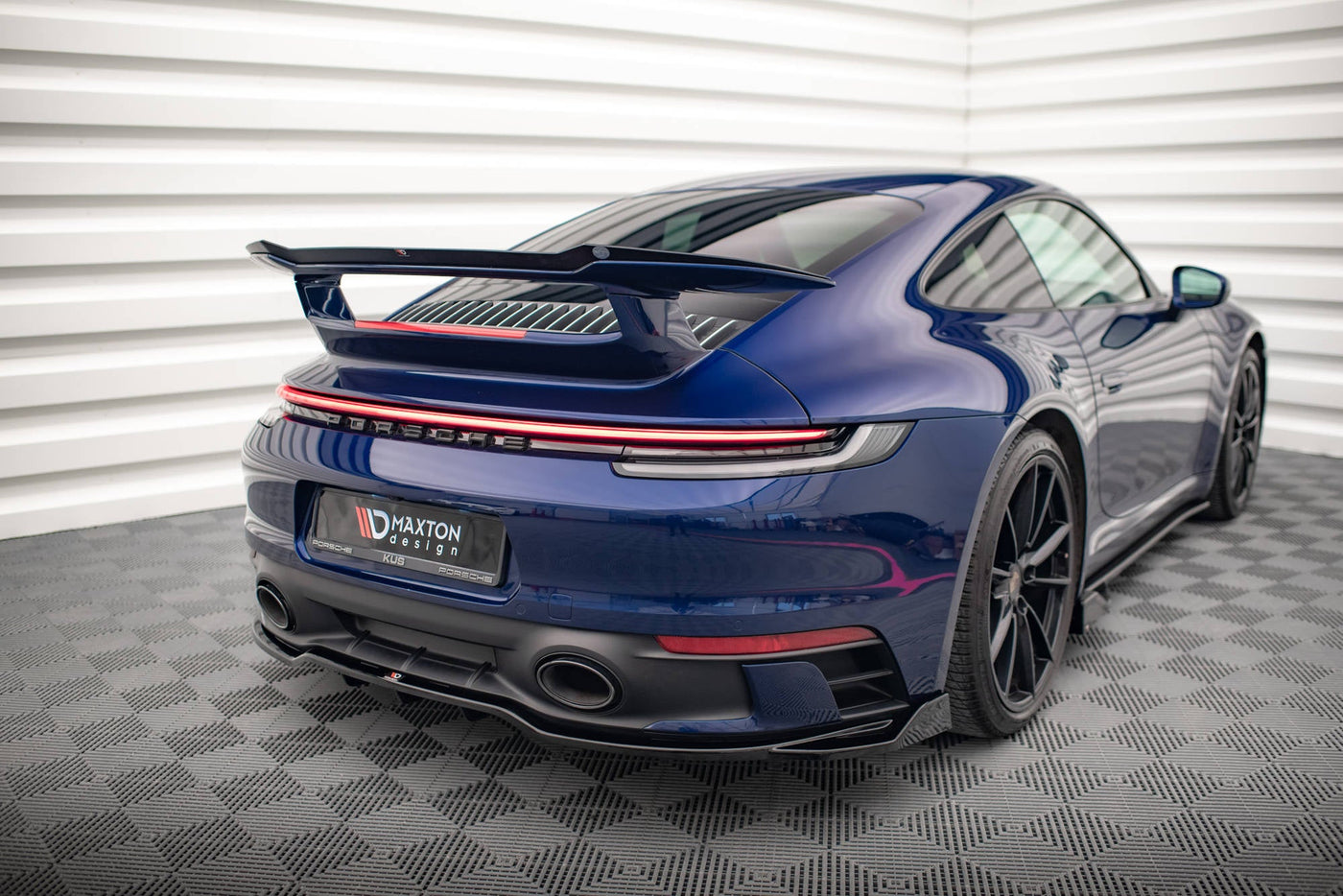Porsche 911 (992) Carrera Aero / GTS Rear Splitter V2 — vehicle view