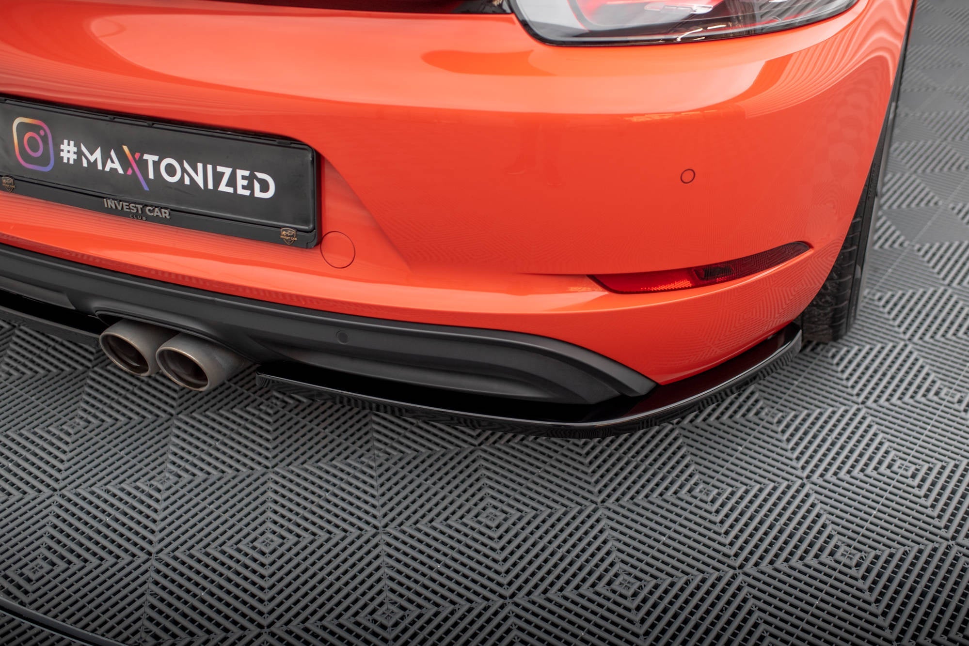 Porsche 718 Cayman Rear Side Splitters — vehicle view