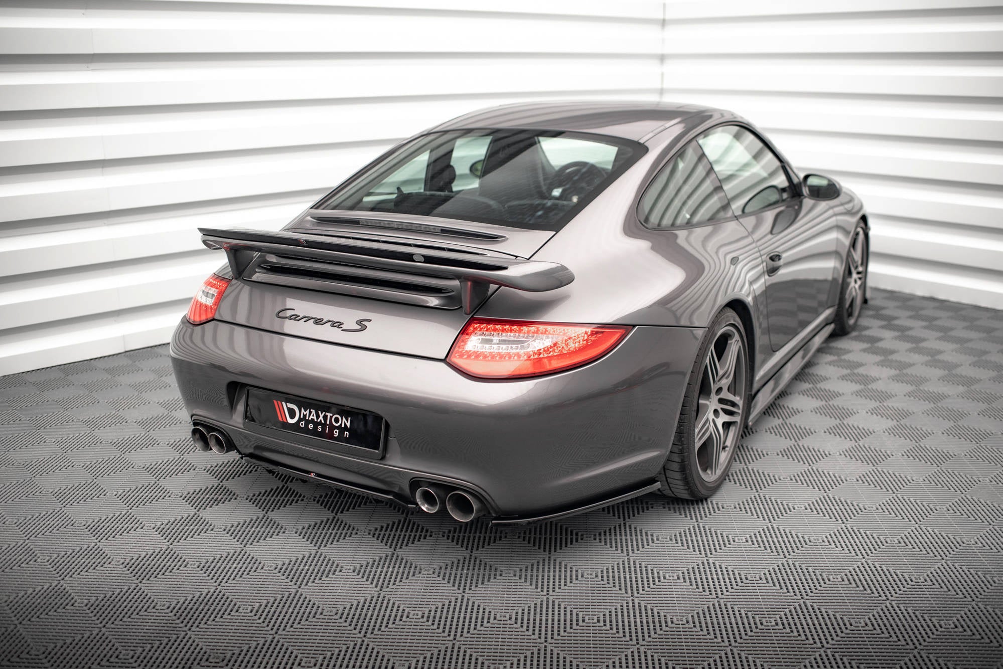 Porsche 911 (997.2) Carrera / GTS Rear Side Splitters — vehicle view