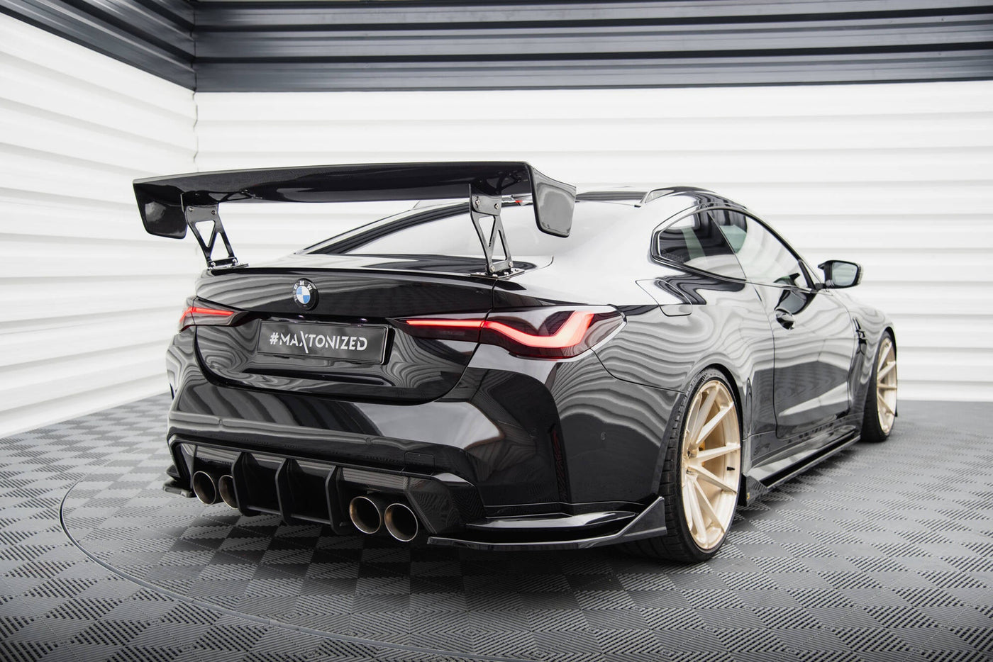BMW M4 (G82) Rear Side Splitters V4 — vehicle view