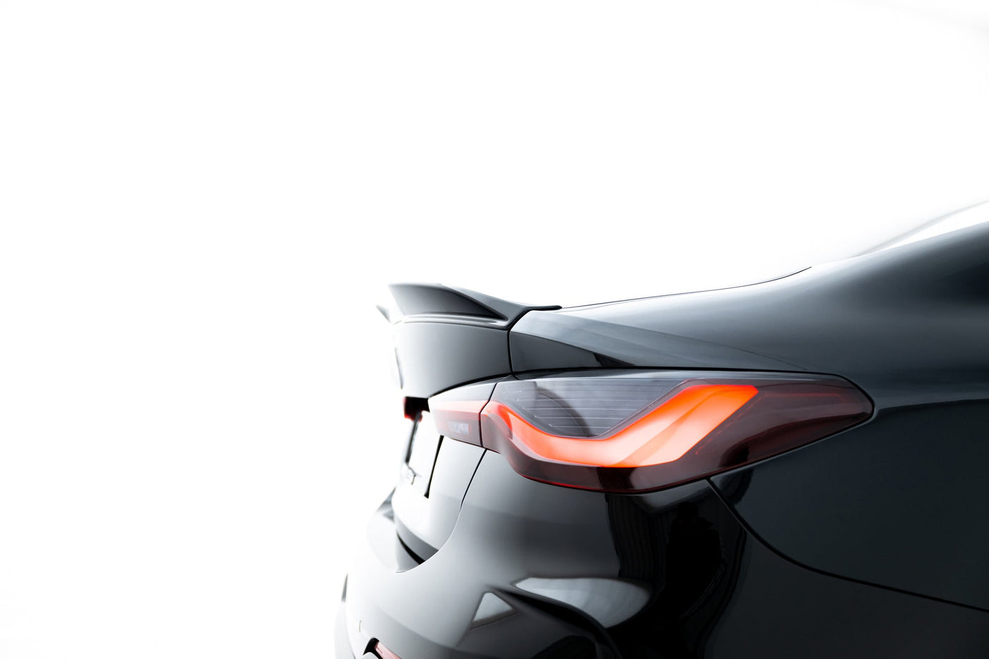 BMW M4 (G82) Spoiler Cap 3D — vehicle view