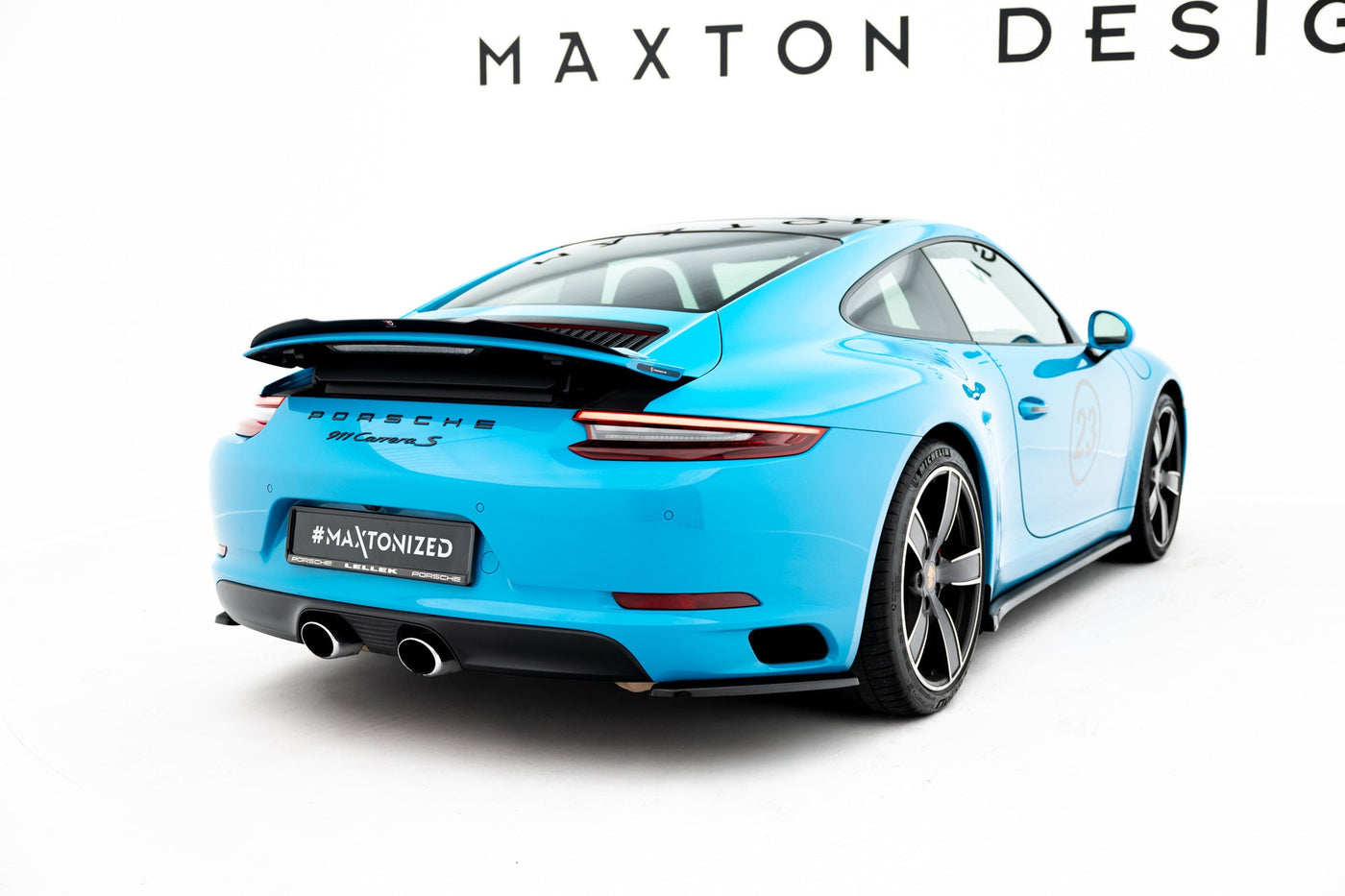 Porsche 911 (991.2) Carrera Spoiler Cap — vehicle view