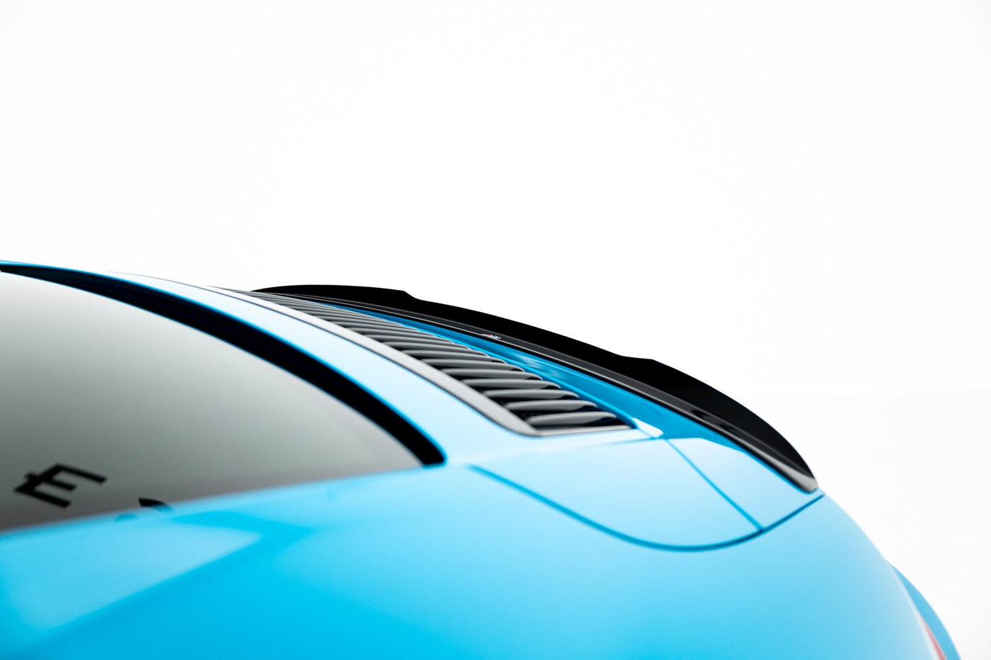 Porsche 911 (991.2) Carrera Spoiler Cap — vehicle view