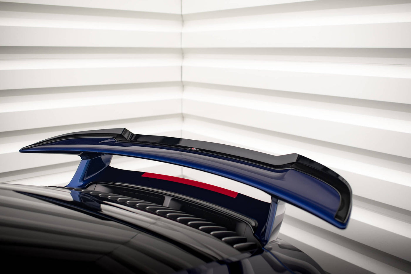 Porsche 911 (992) Carrera Aero Spoiler Cap — vehicle view