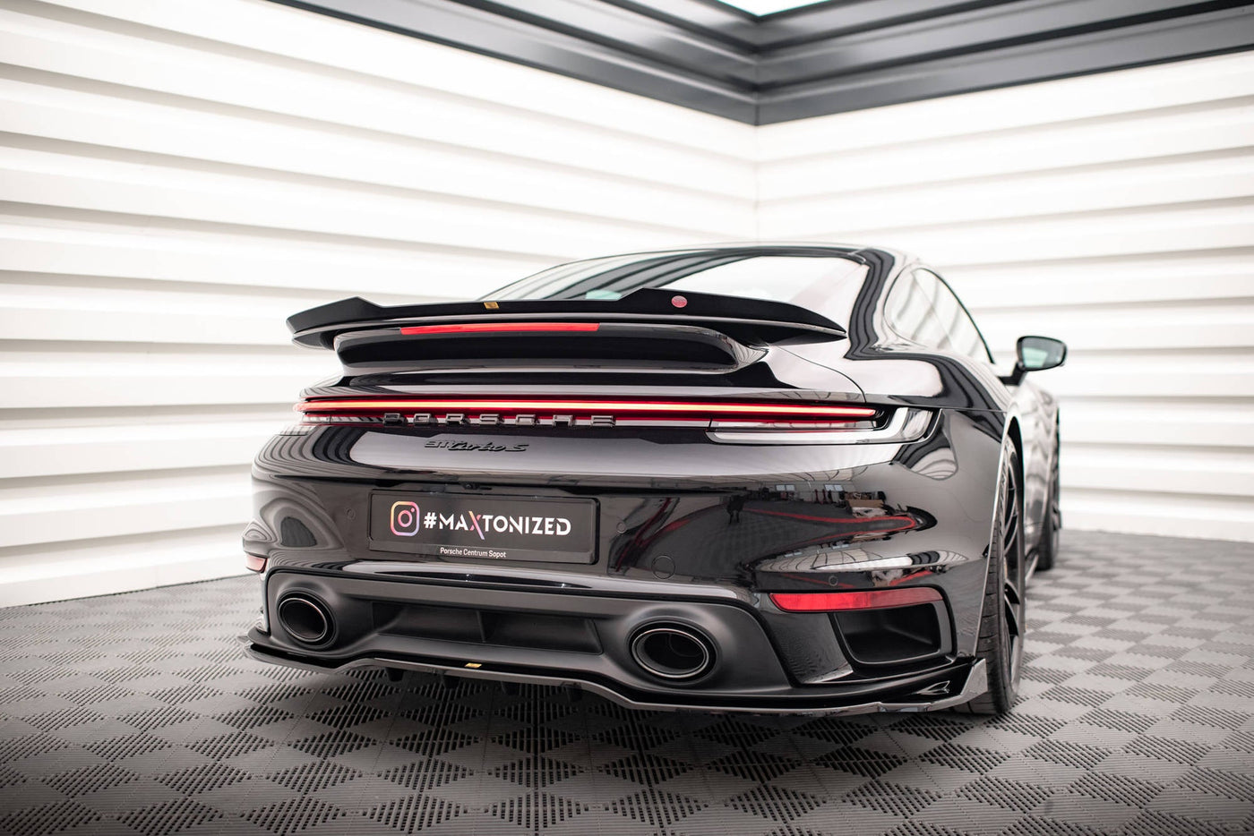 Porsche 911 (992) Turbo S Spoiler Cap — vehicle view