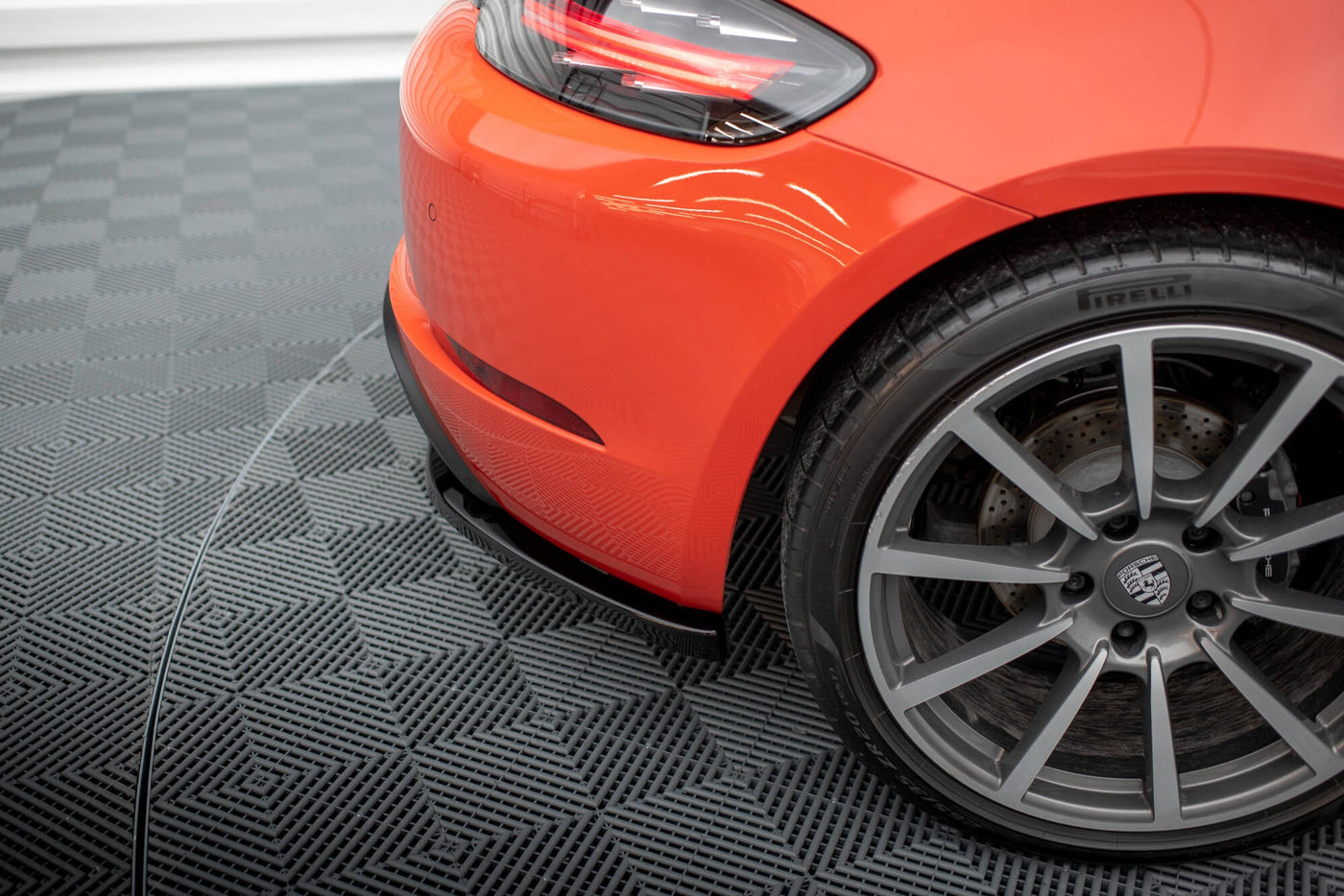 Porsche 718 Cayman Full Splitter Set — vehicle view