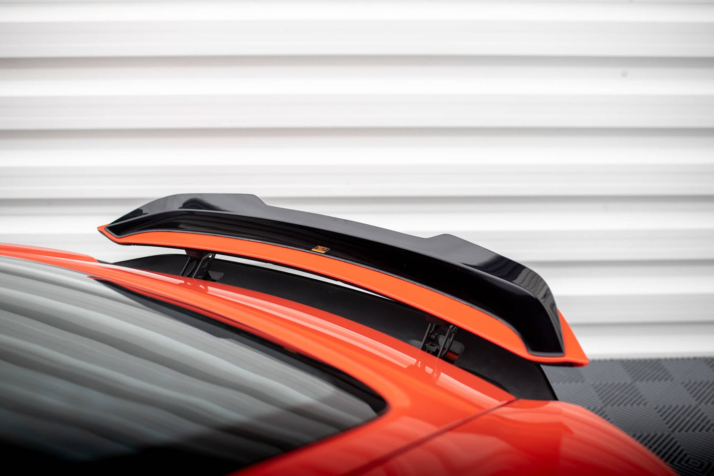 Porsche 718 Cayman Full Splitter Set — vehicle view